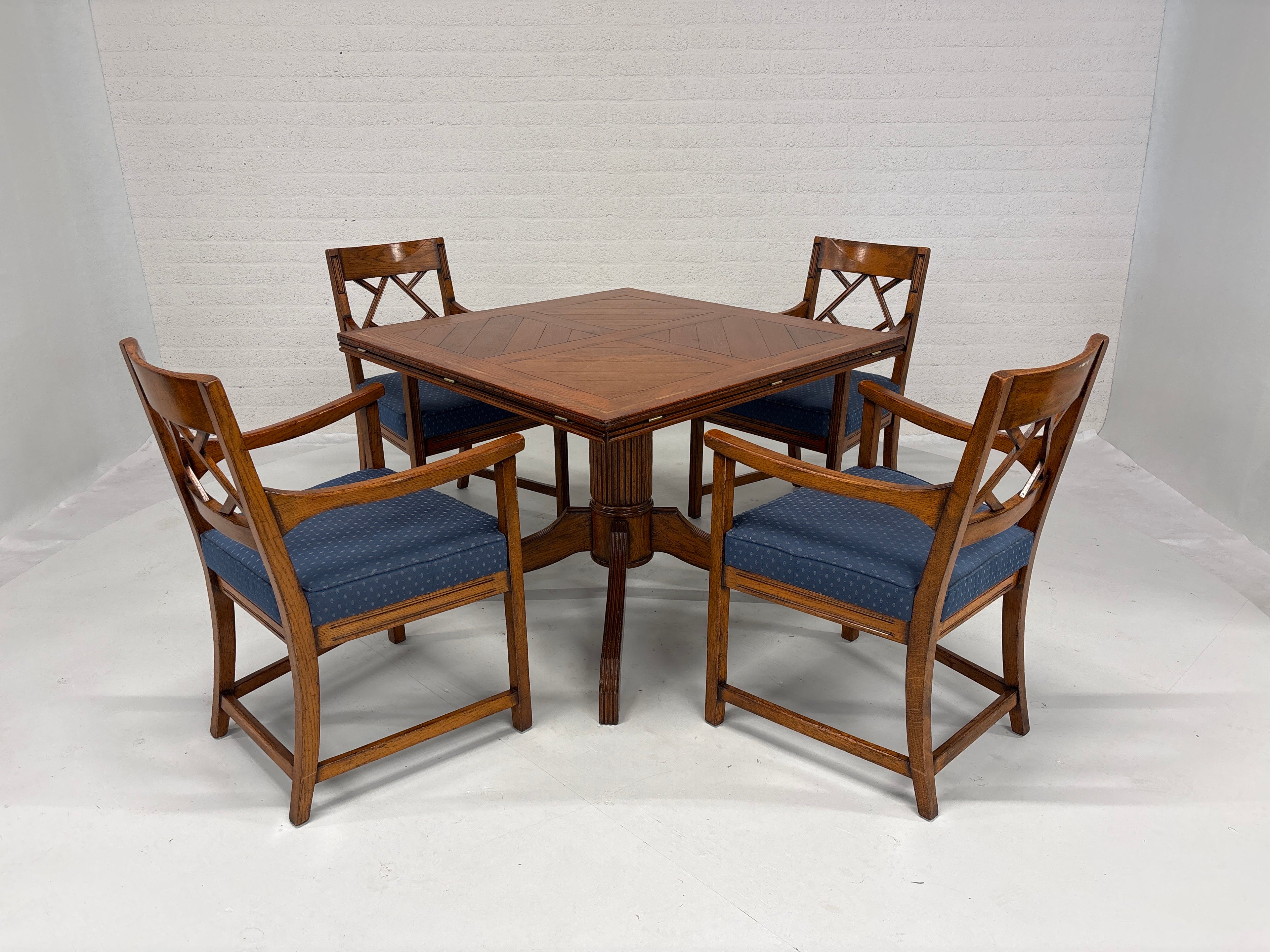 Tafel en stoelen Royal Antique Collection