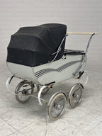 Antieke kinderwagen
