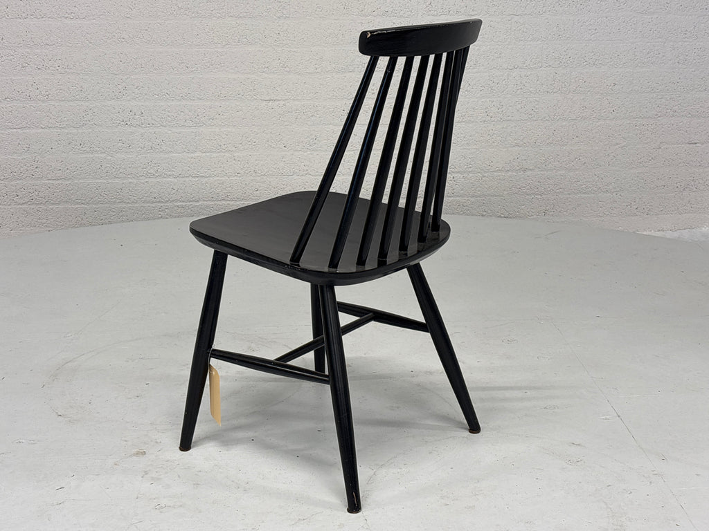 Stoel zwart met spijlen