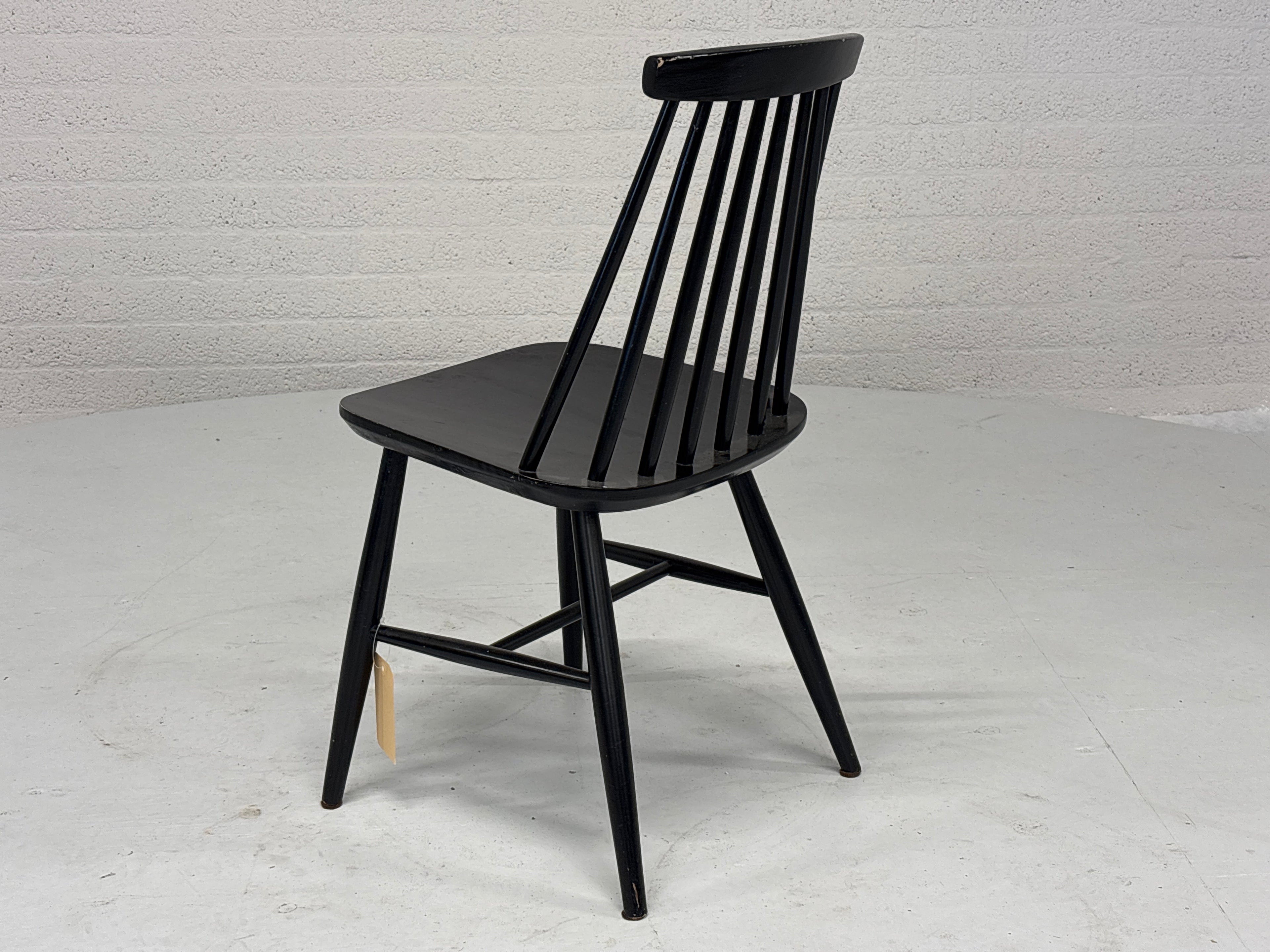 Stoel zwart met spijlen