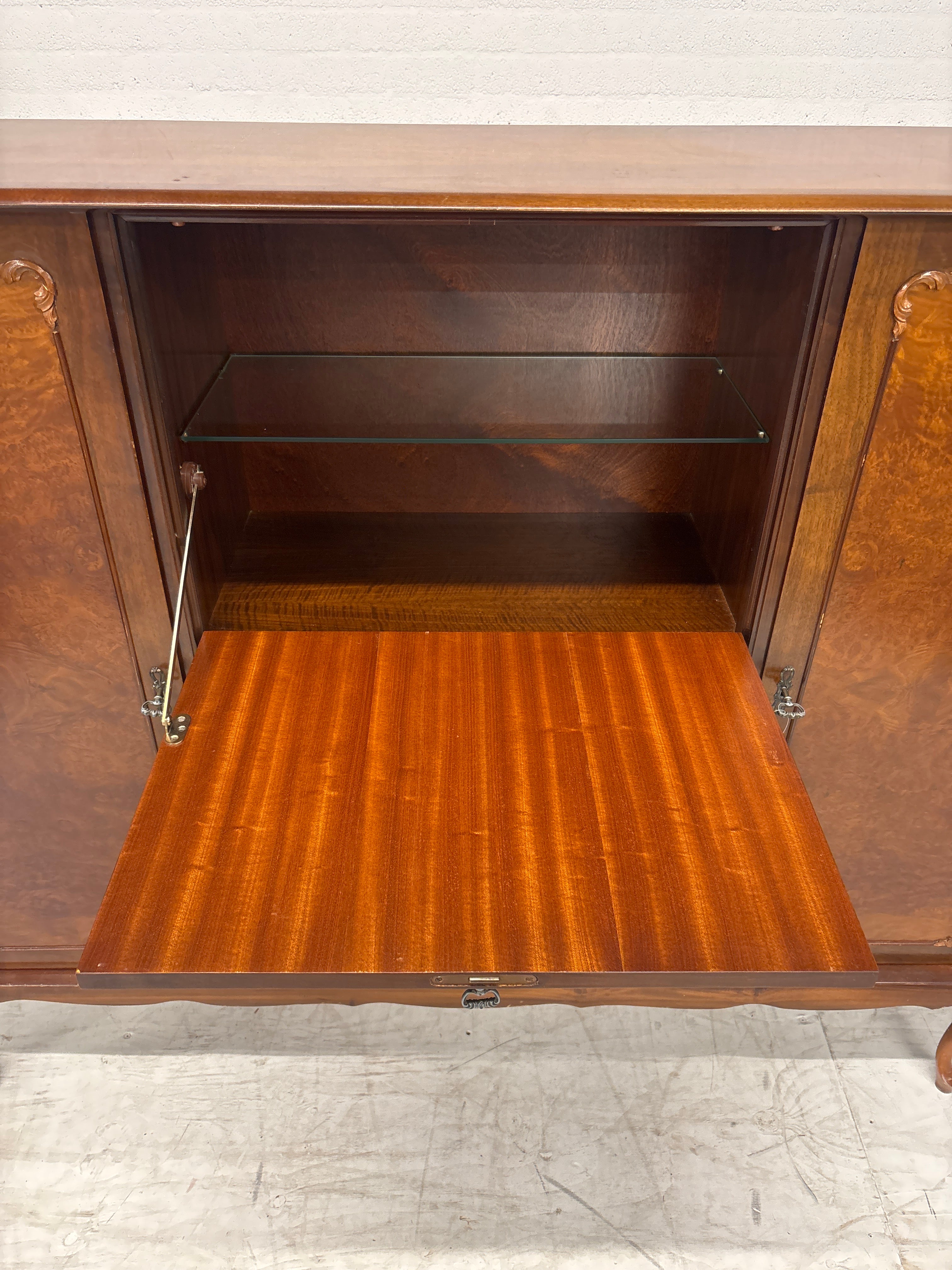 Retro kast gefineerd hout mahonie