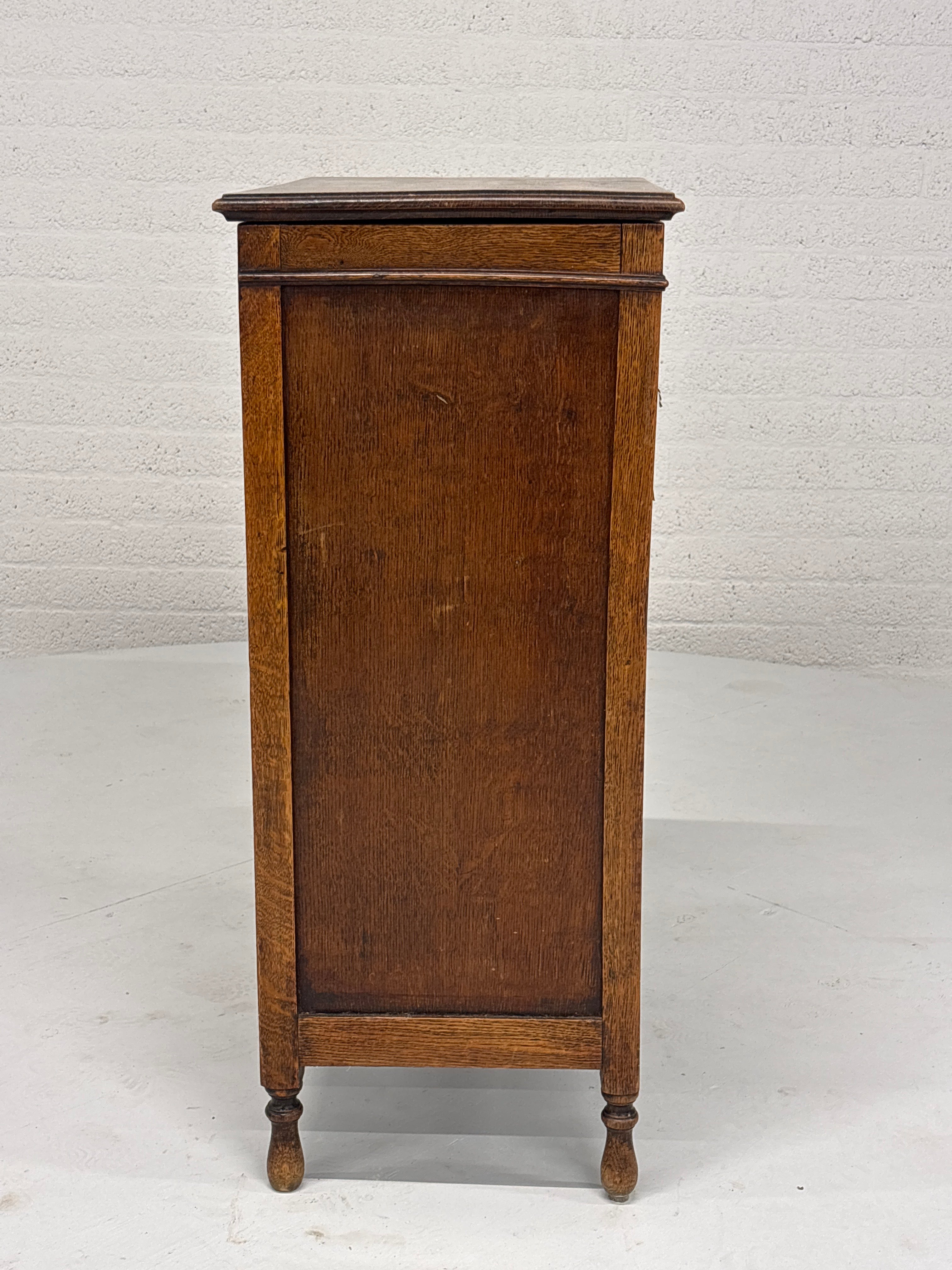 Dranken kabinet eiken klep (lxbxh 60x40x92cm)