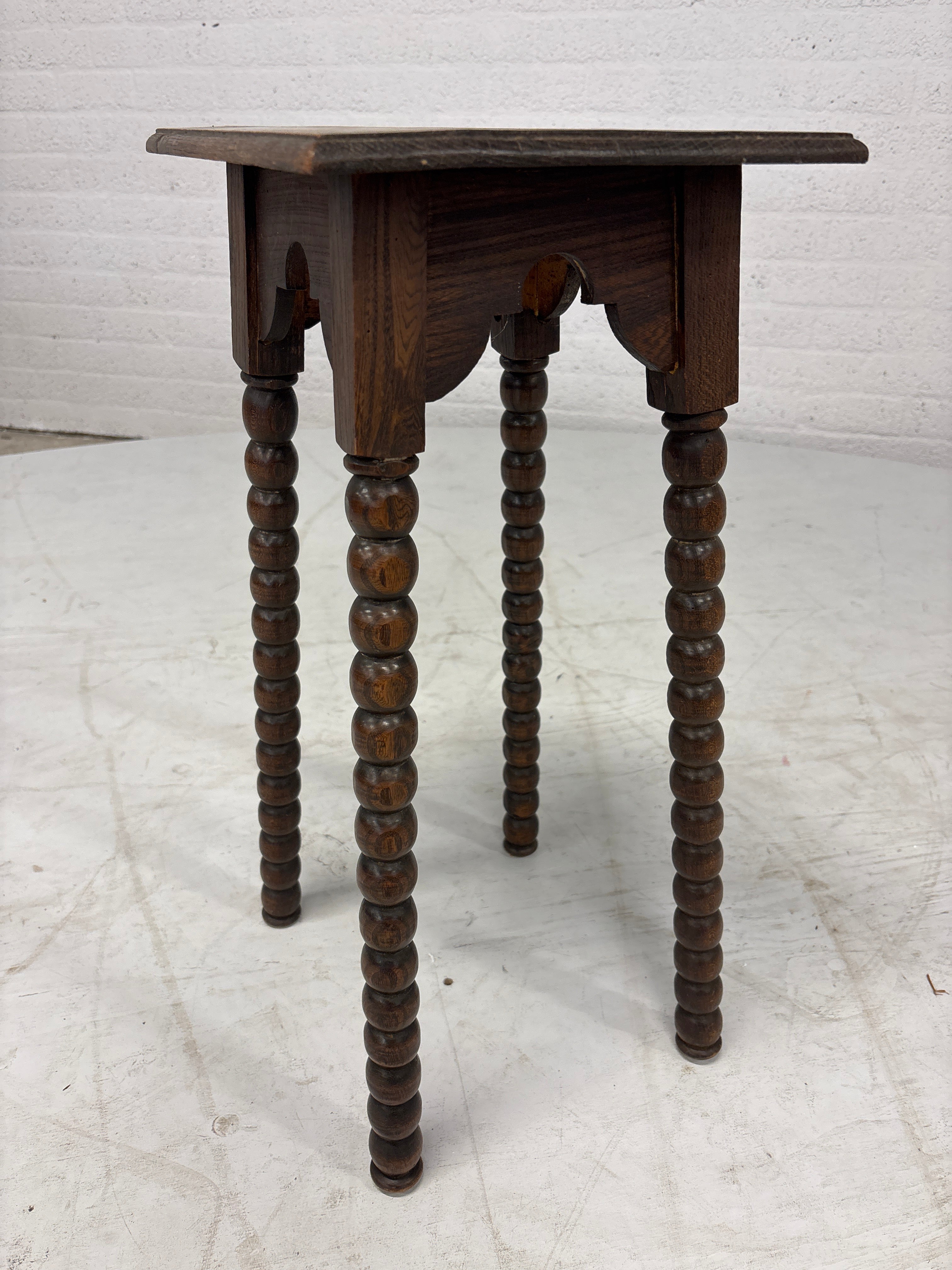 Plantentafel met vier bollenpoten