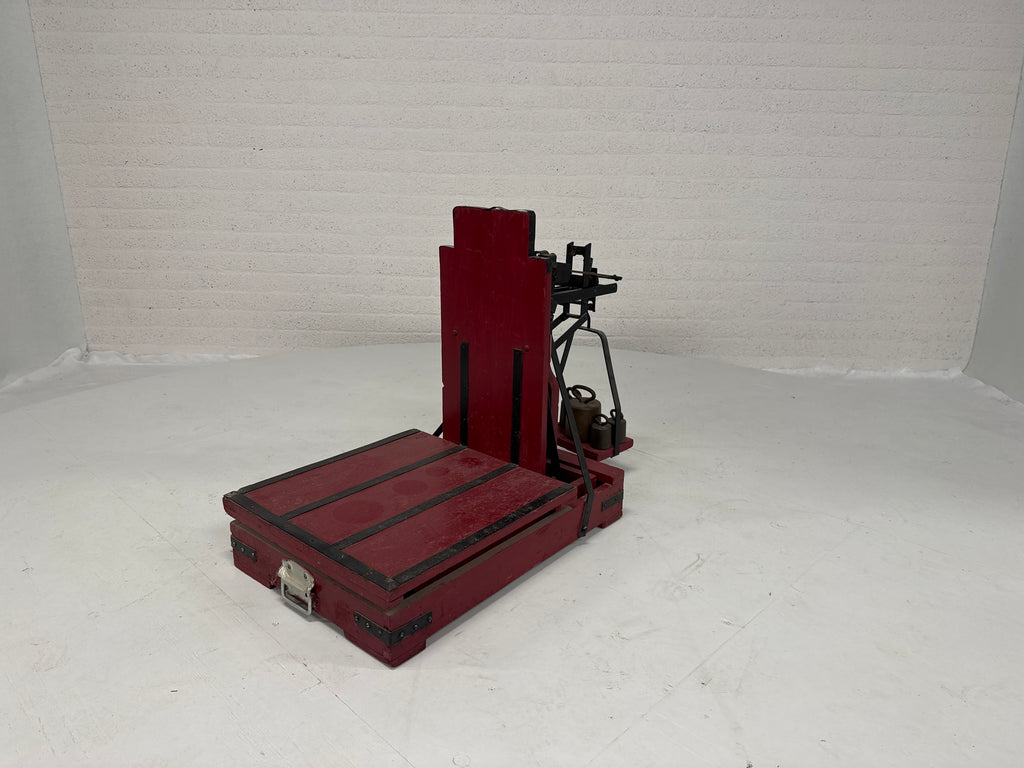 Bascule oud rood met gewichten