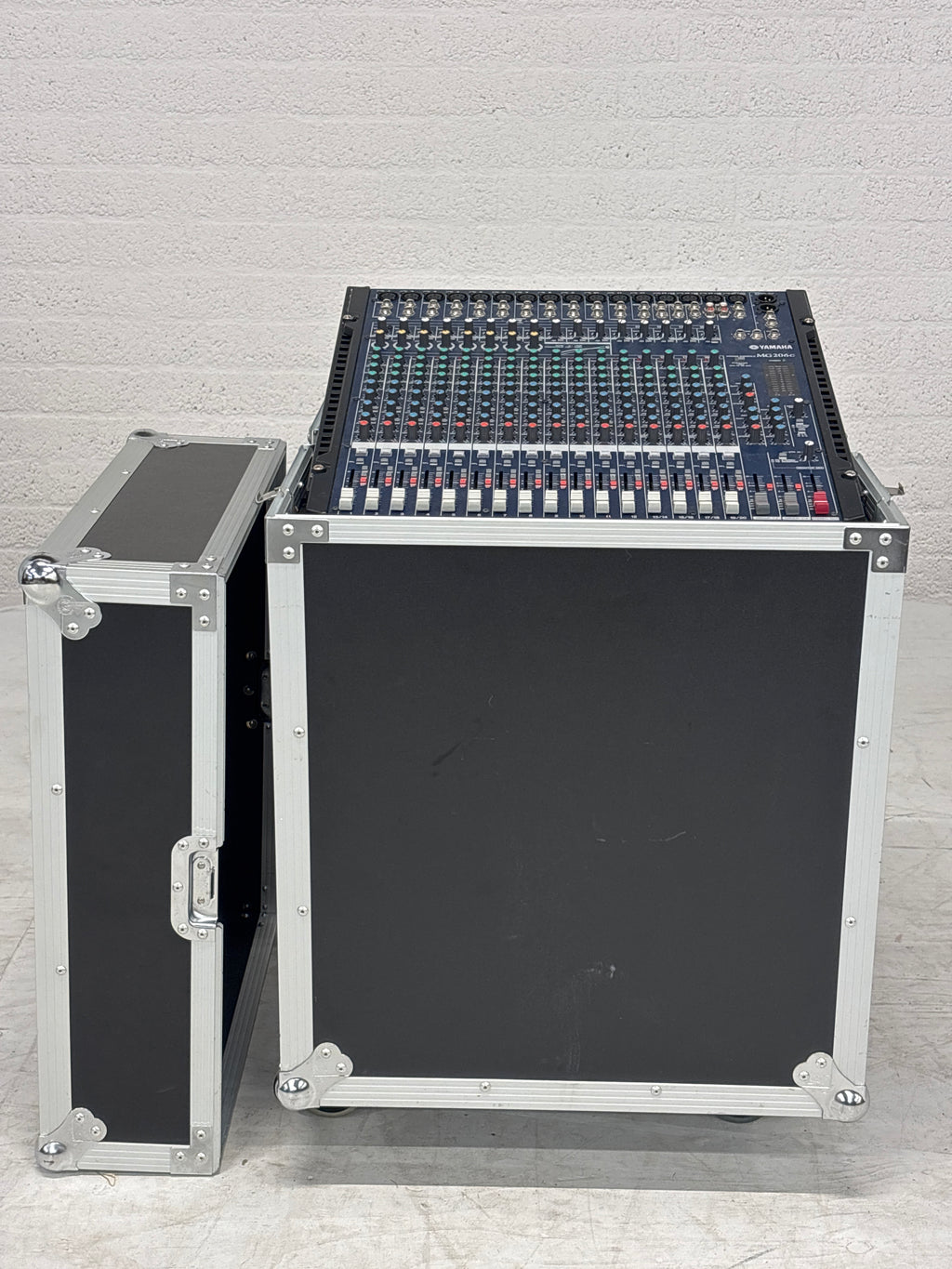 Yamaha mixing console mengpaneel in flightcase