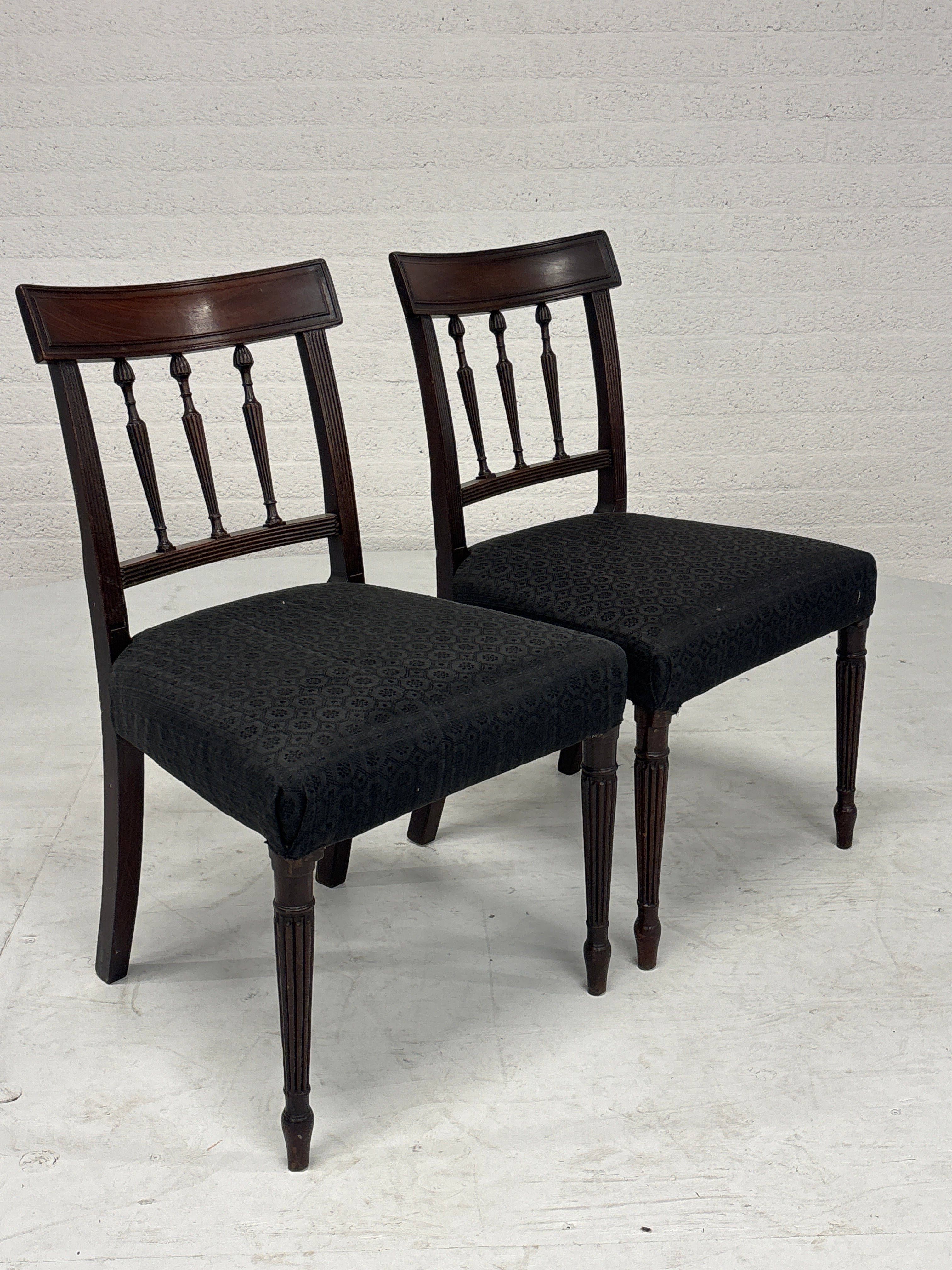 Eetkamerstoelen set 2 zwarte stof