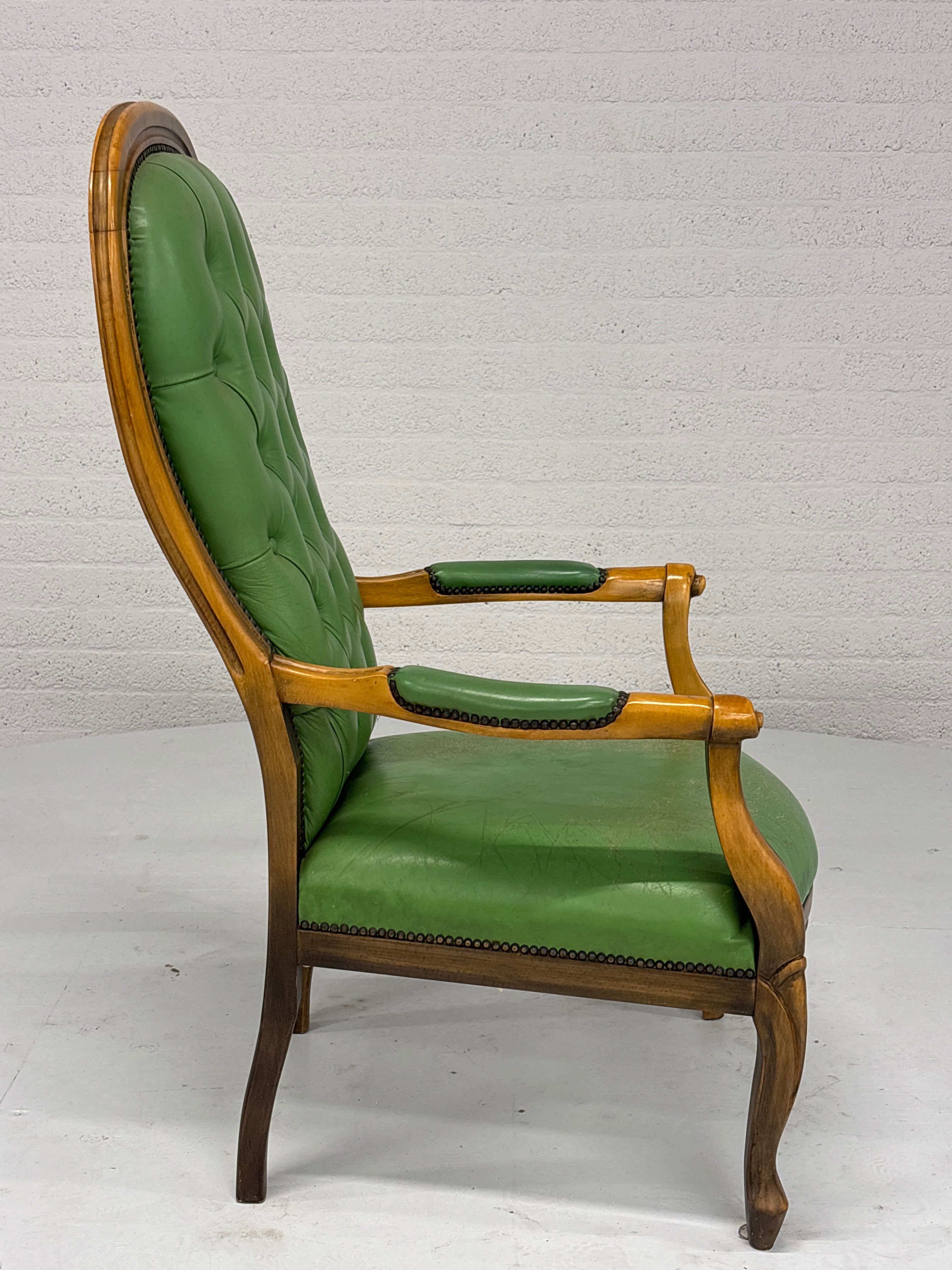 Fauteuil gecapitonneerd met lederlook