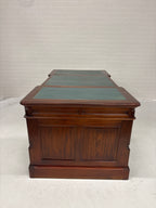 Bureau met leren inleg