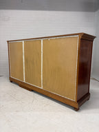Groot dressoir met bijbehorende spiegel
