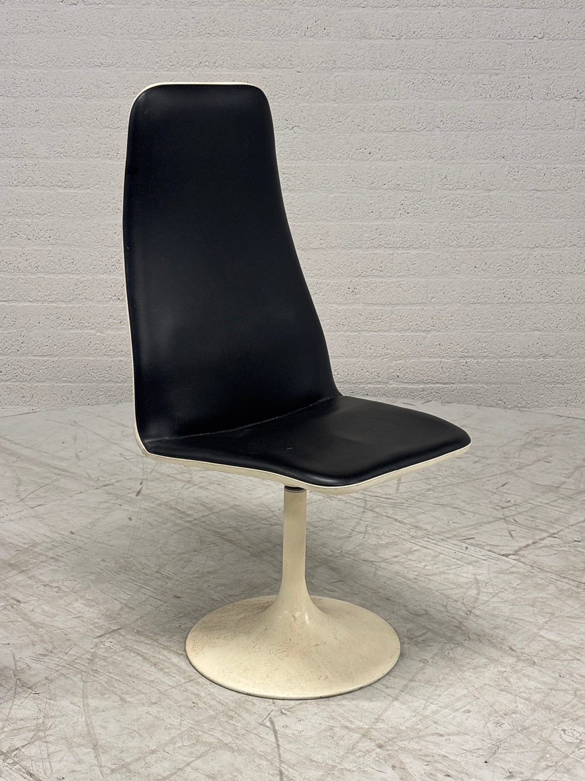MP Originele Johanson Design "Viggen" Stoel