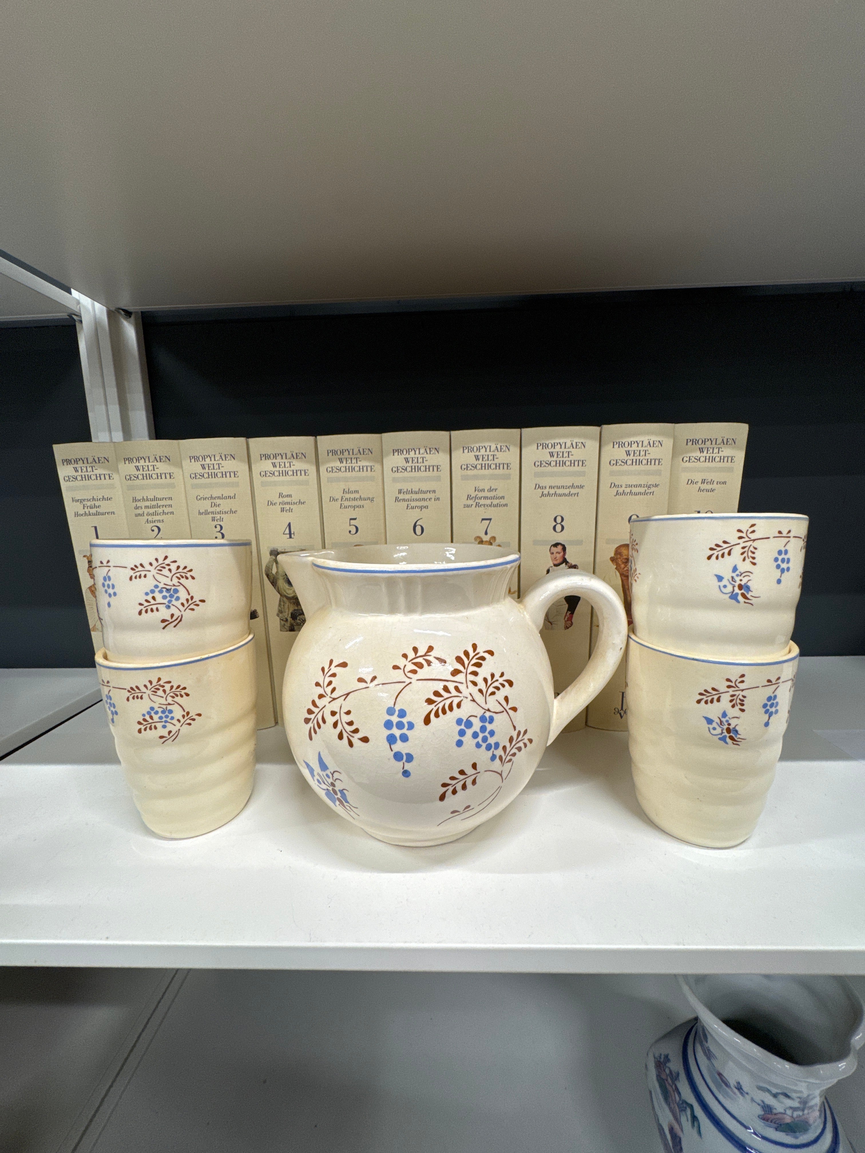 Schenkkan en 4 mokken