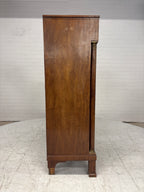 Antieke ladenkast gefineerd hout