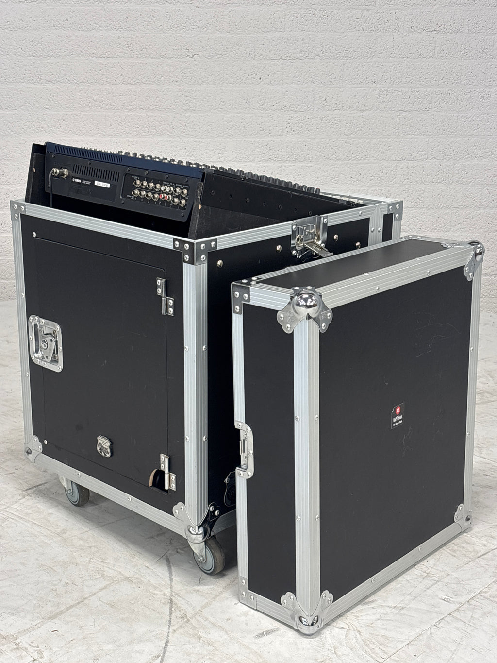 Yamaha mixing console mengpaneel in flightcase
