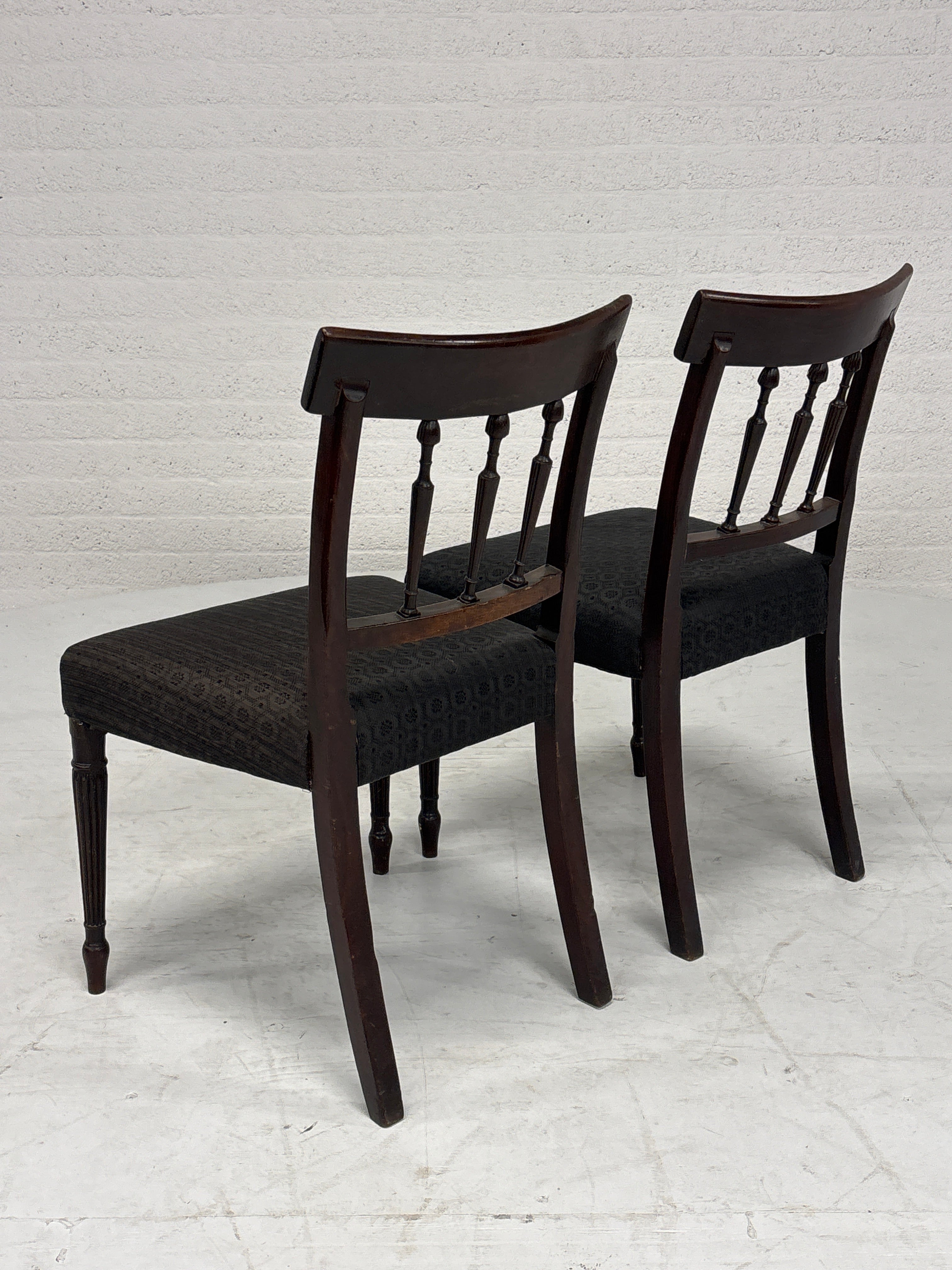 Eetkamerstoelen set 2 zwarte stof