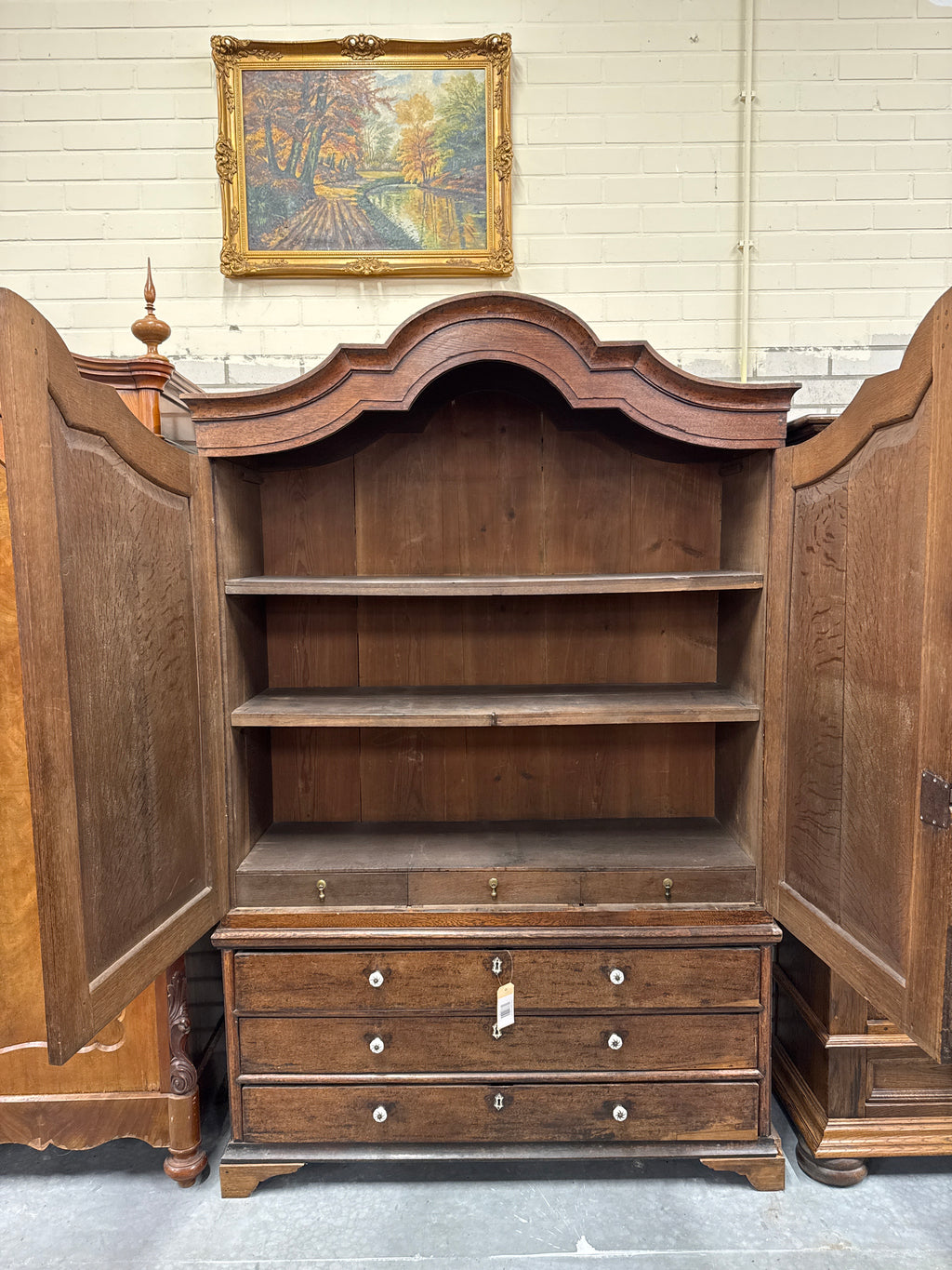 Antieke linnenkast eiken kabinet Limburgs