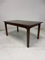 Prachtige eettafel met lade