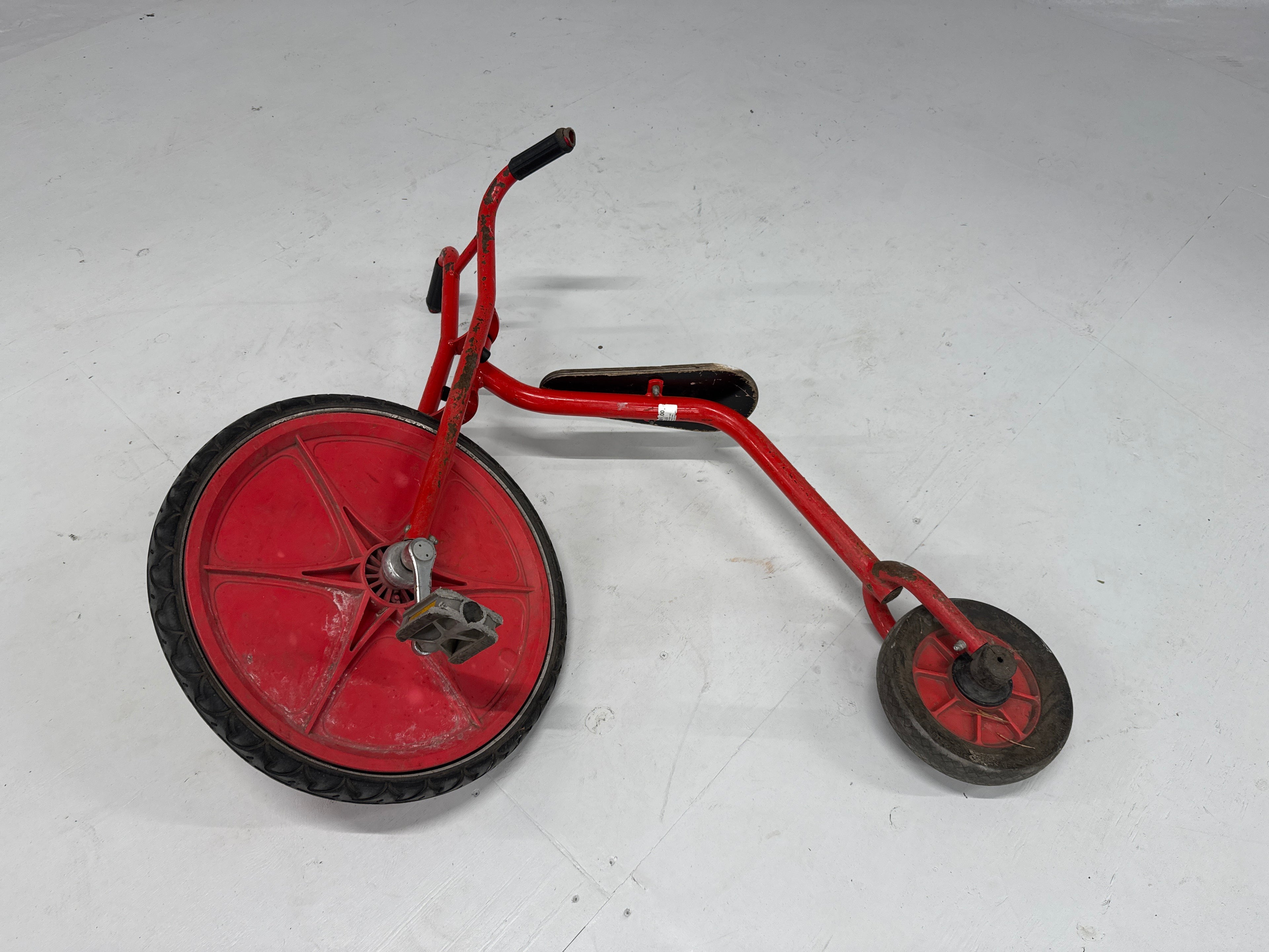 Kinderfiets schoolplein groot klein wiel