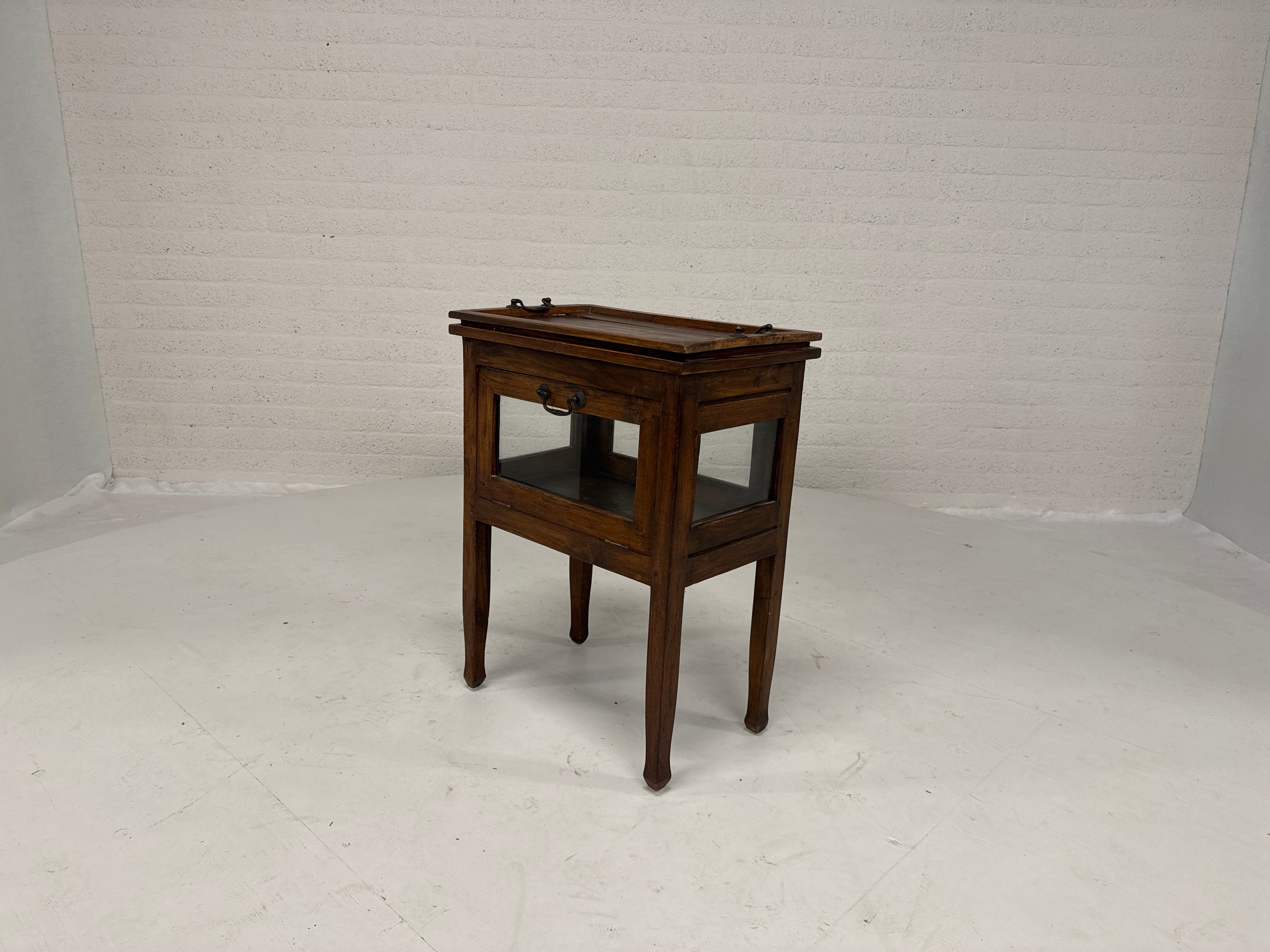 Theekastje met los dienblad