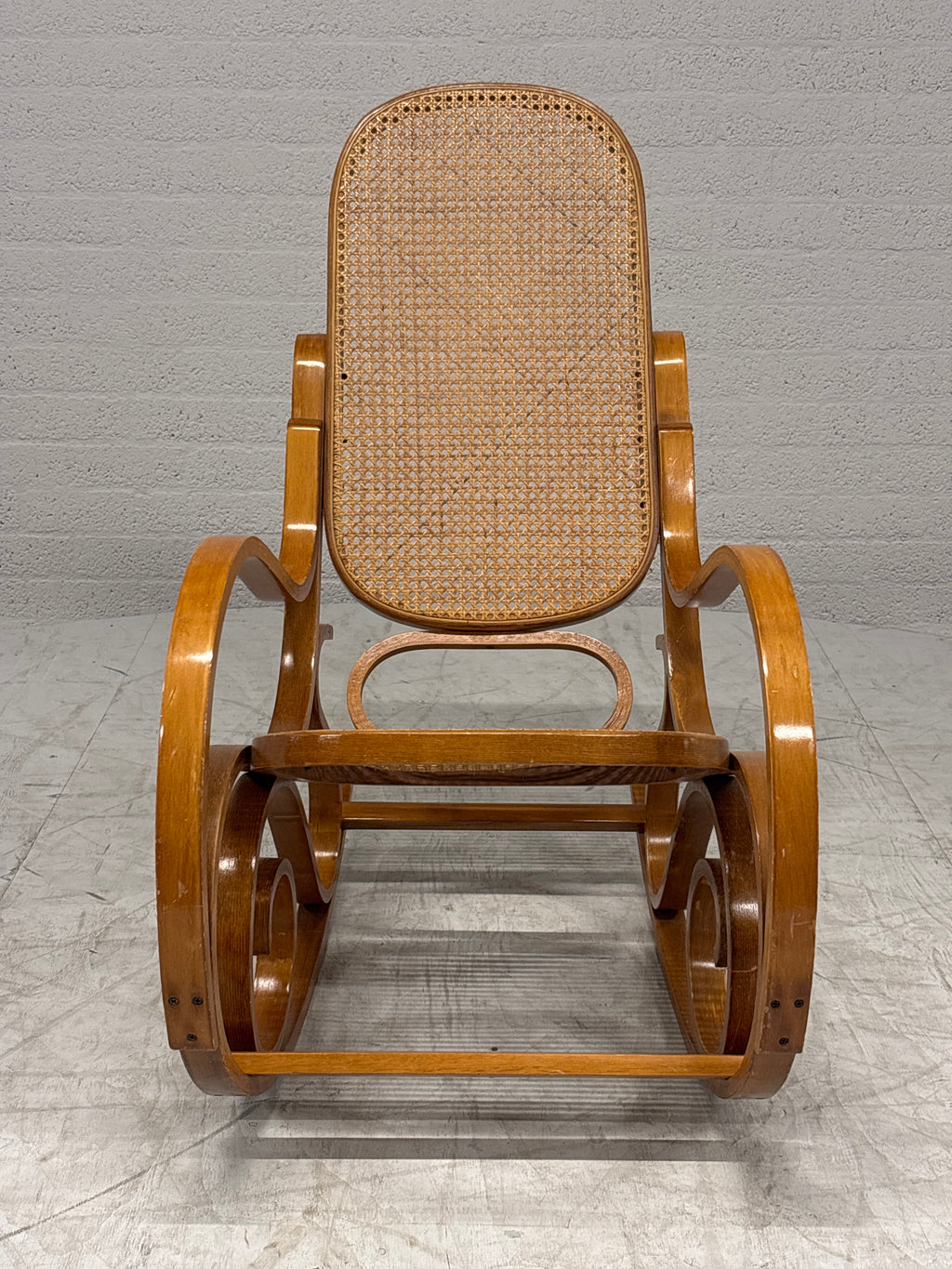 MP Stylische bent wood schommelstoel