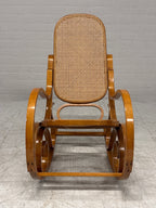 MP Stylische bent wood schommelstoel
