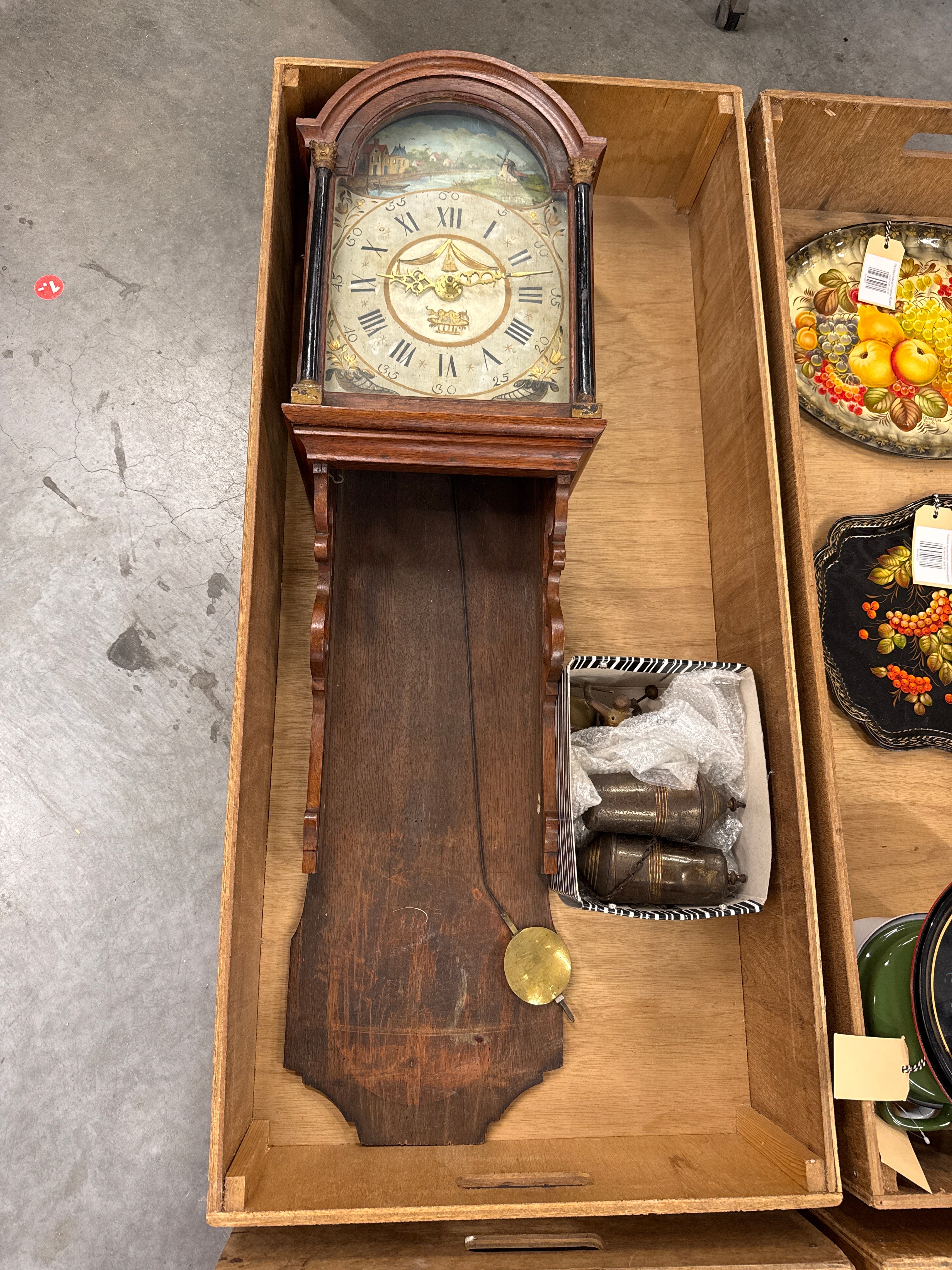 Klok met geschilderd landschap NL