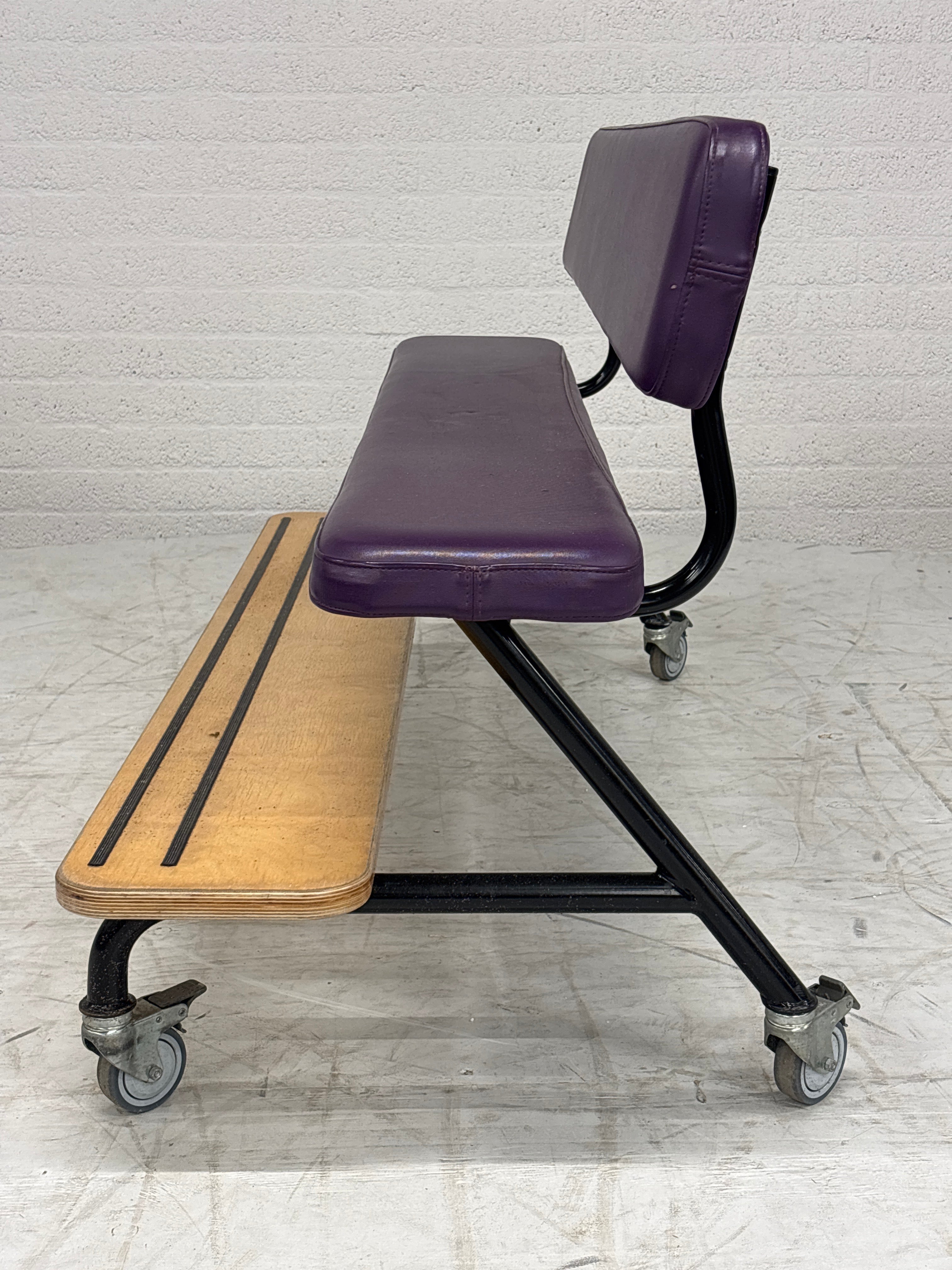 Stoere set 2 kinderbanken, tafel op wielen