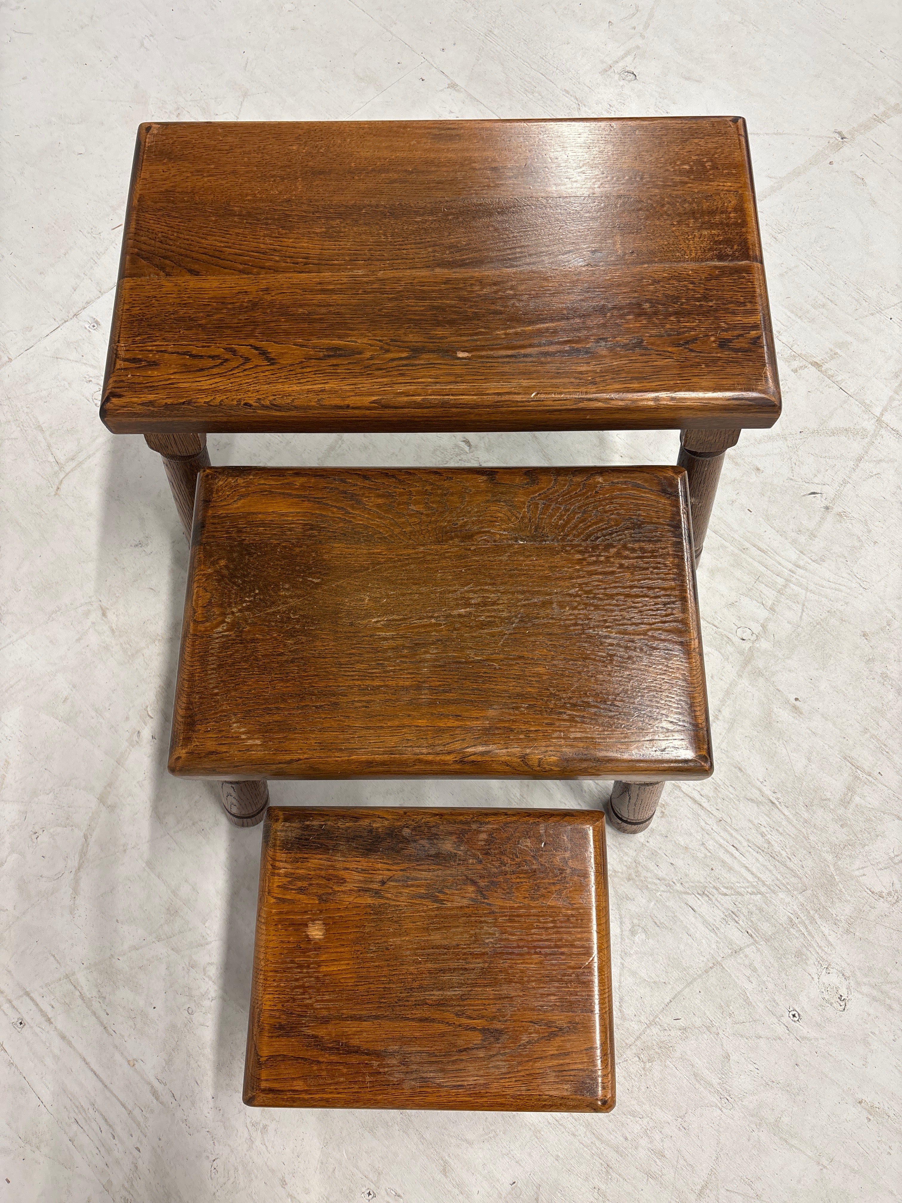 Robuuste massieve bijzettafel set van 3