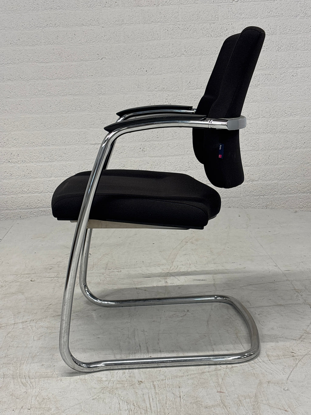 4 Bijzonder mooie comfortabele Axia stoelen voor vergader of eettafel.