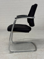 4 Bijzonder mooie comfortabele Axia stoelen voor vergader of eettafel.