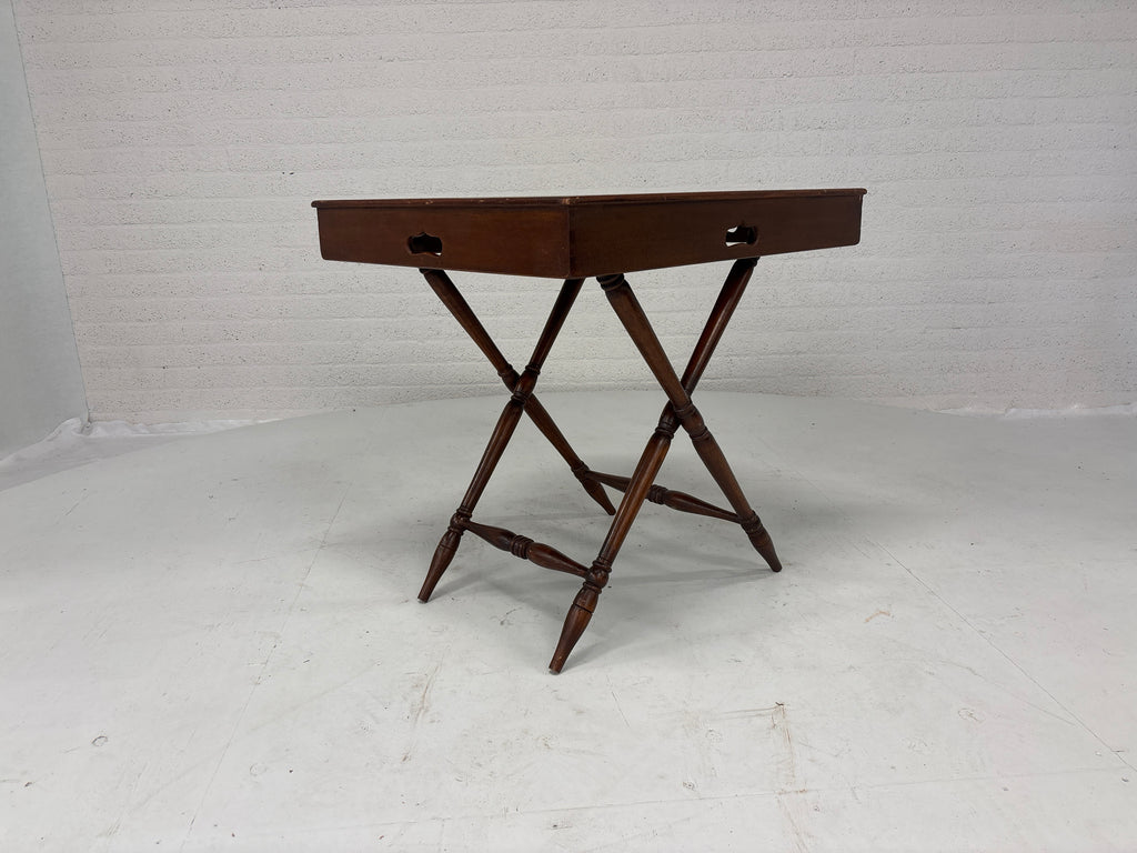 Groot dienblad met onderstel