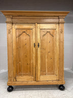 Grenen kast