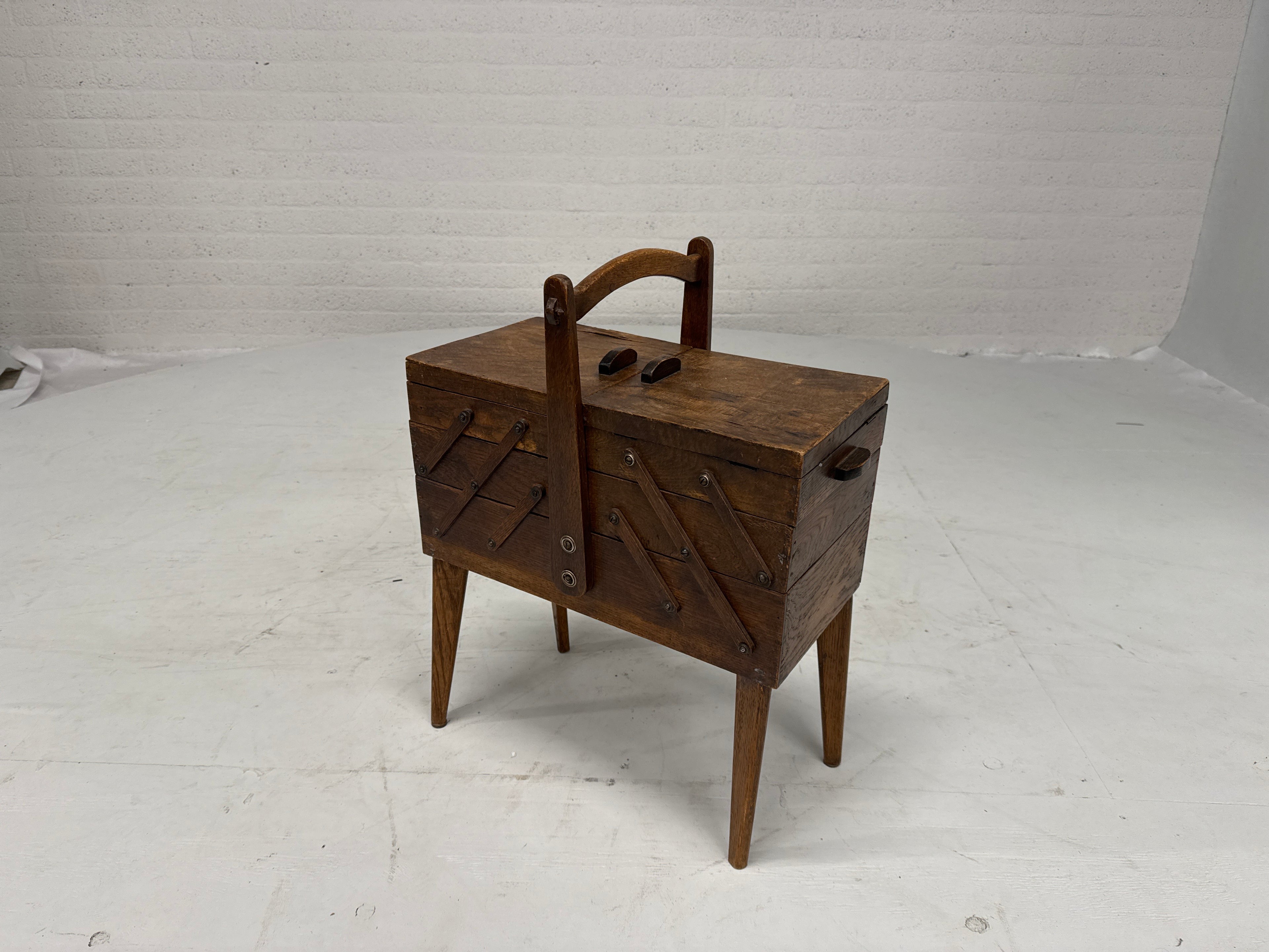 Naaikastje met inhoud