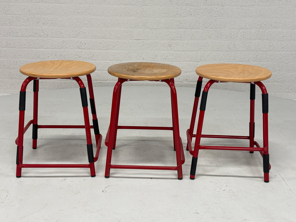 Krukje rood met hout per stuk