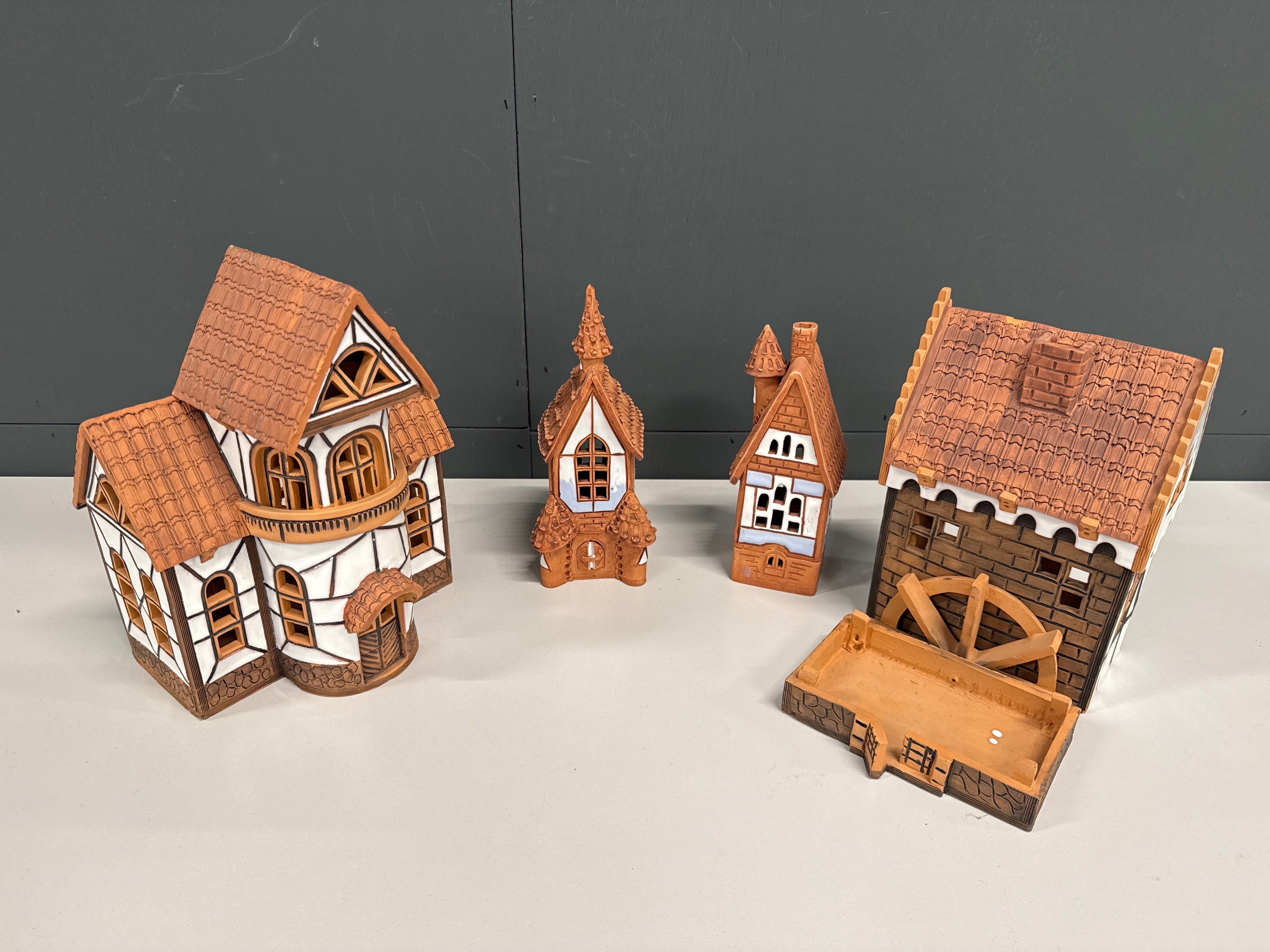 4 candle house pottery Litouwen