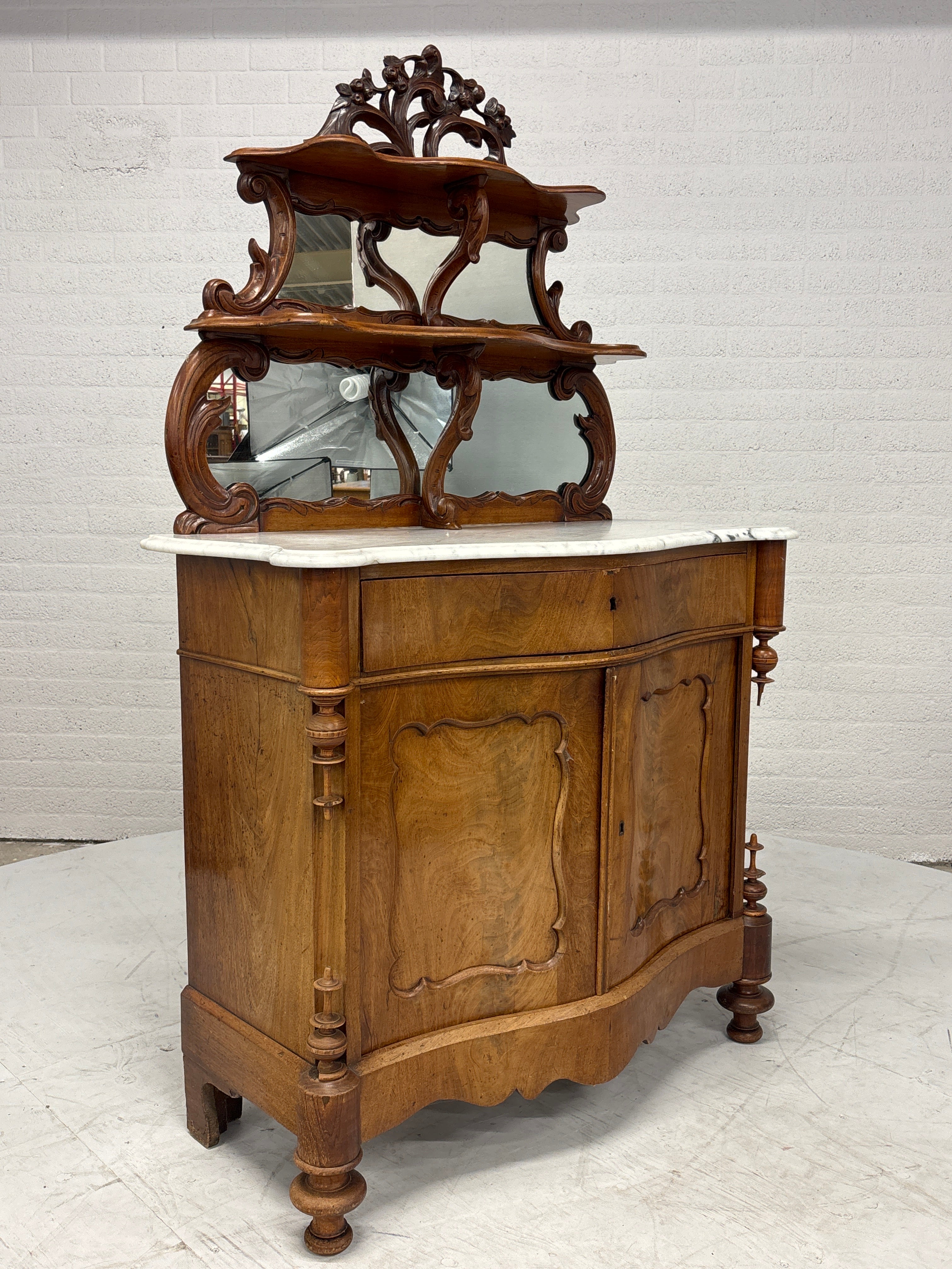 Biedermeier bonheur met marmeren blad