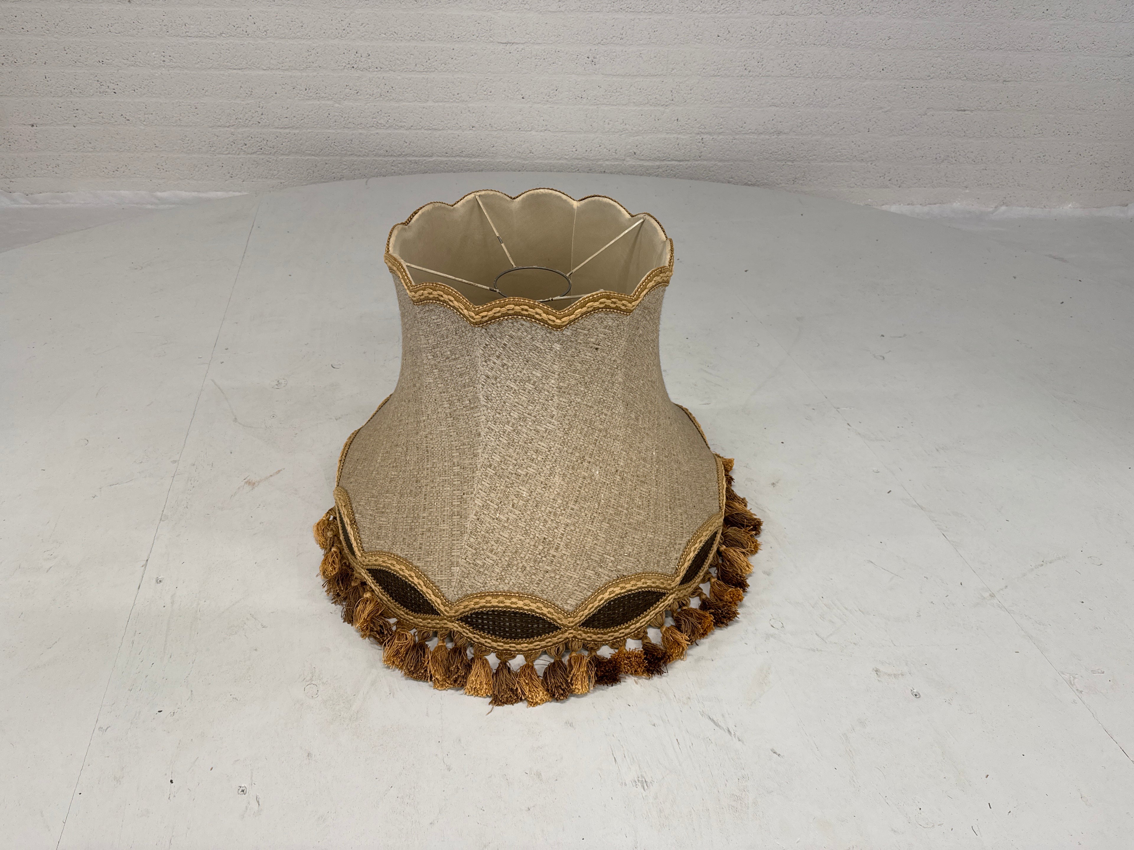 Lampenkap bruin creme met kwastjes