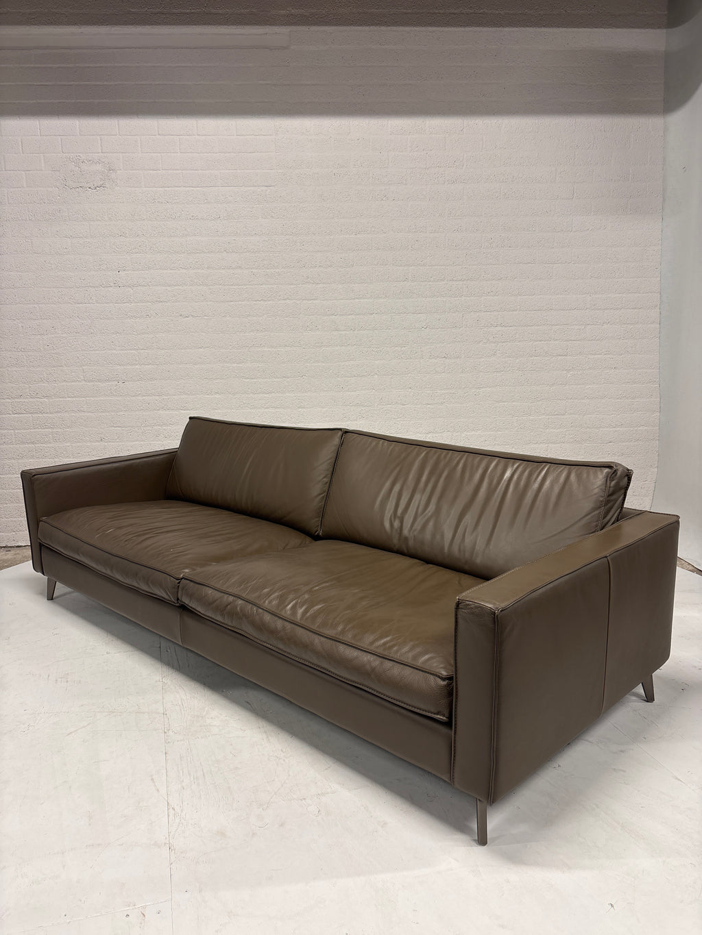 Riante bruin/taupe leren bank