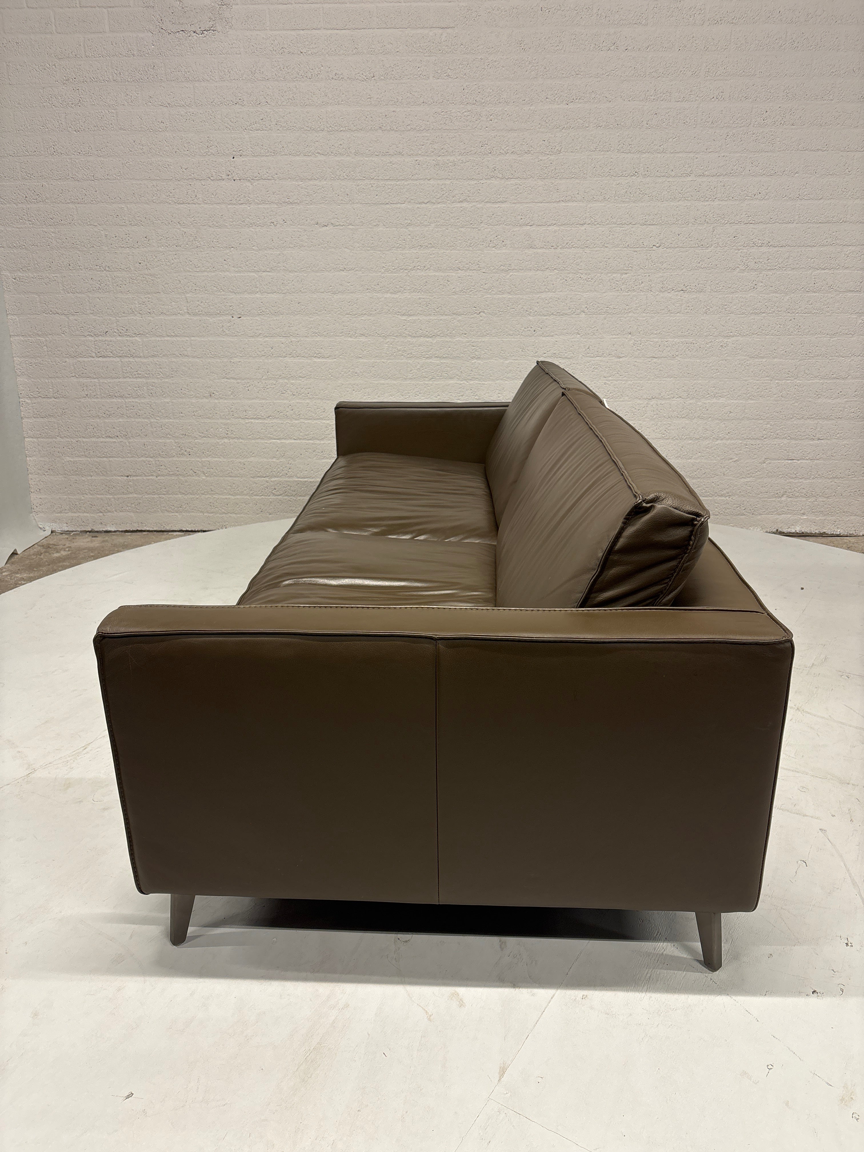 Riante bruin/taupe leren bank