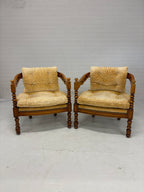 Set vintage Giorgetti stoelen en tafeltje. Okergele bekleding. Italiaans design.