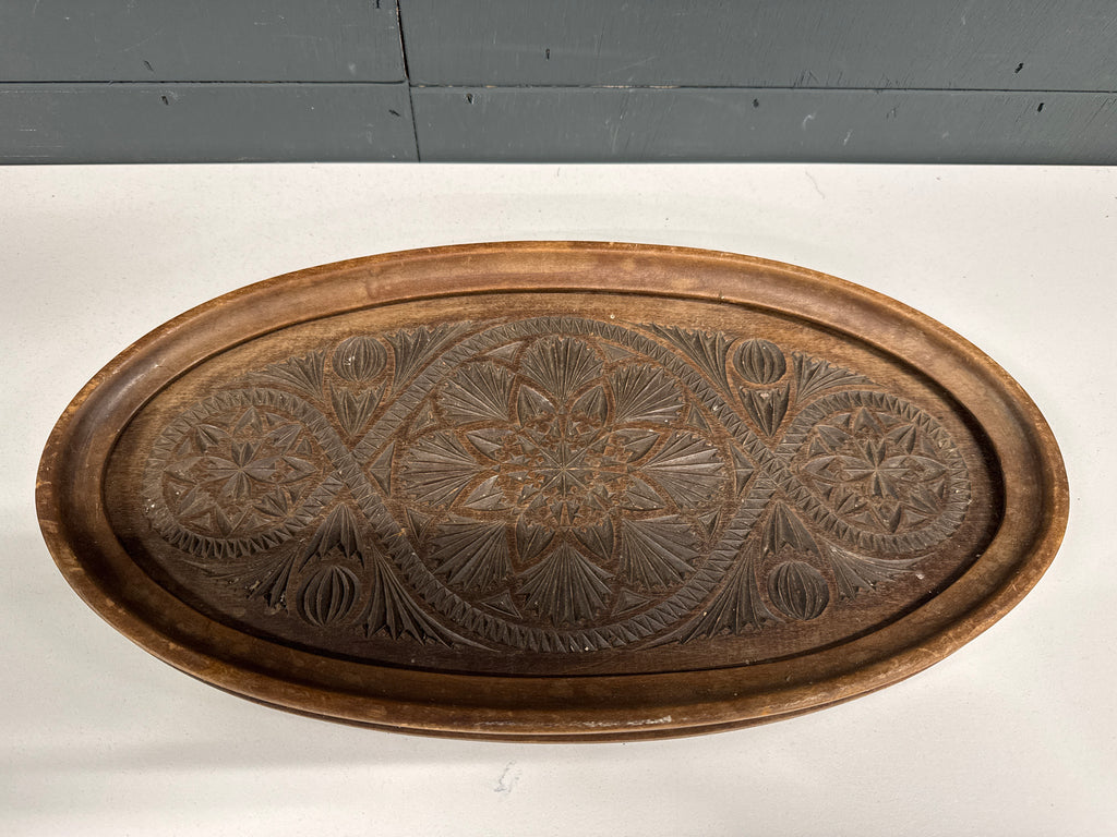 Schaaltje houtsnijwerk