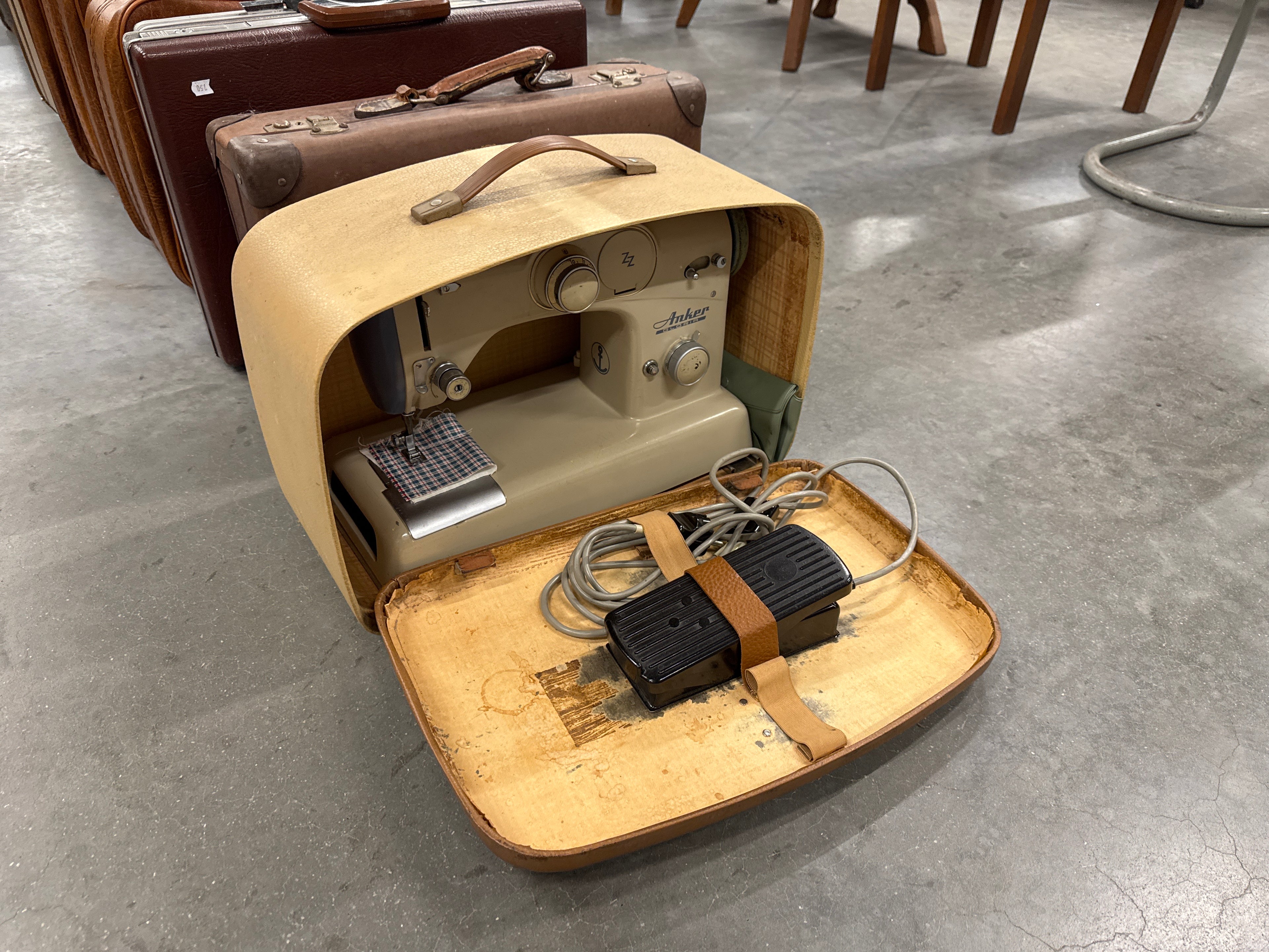 Anker Naaimachine in Koffer