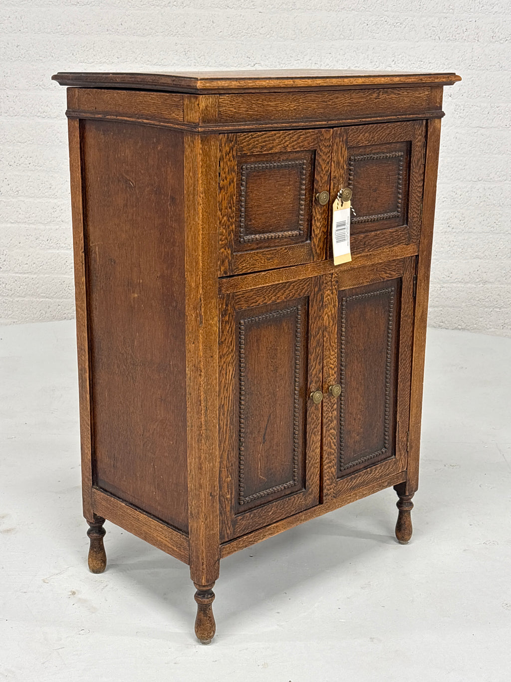 Dranken kabinet eiken klep (lxbxh 60x40x92cm)