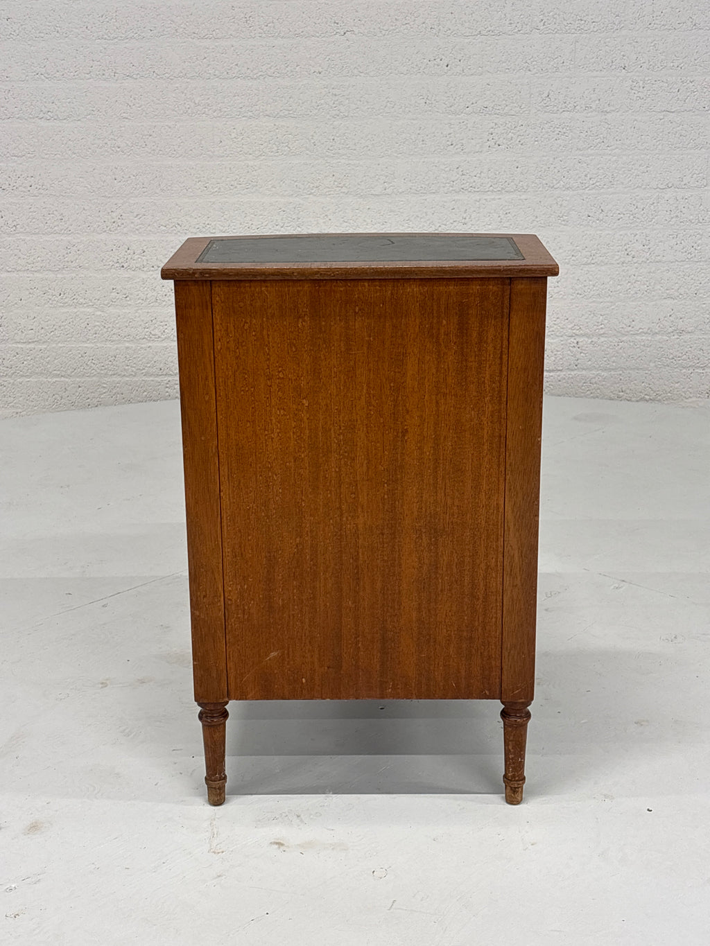 Boekenkastje nachtkastje vintage