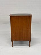 Boekenkastje nachtkastje vintage