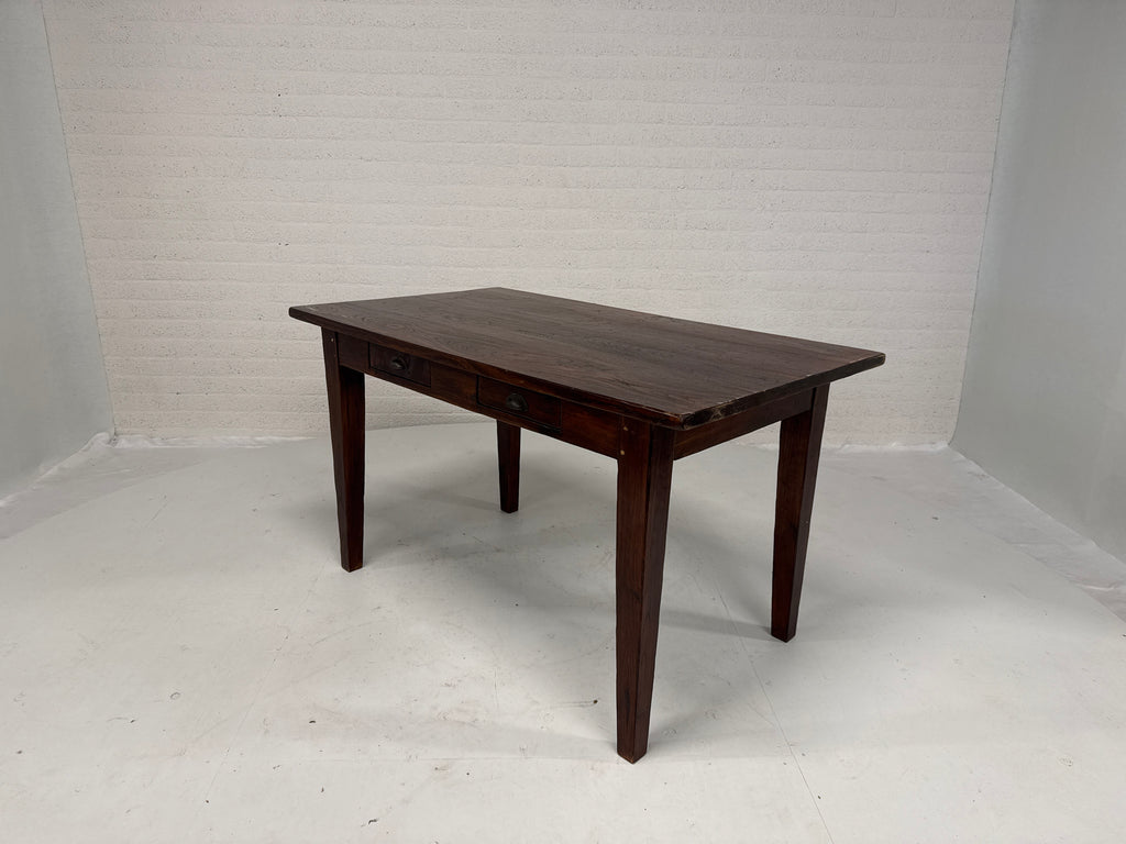 Eetkamer tafel massief met houtverbindingen