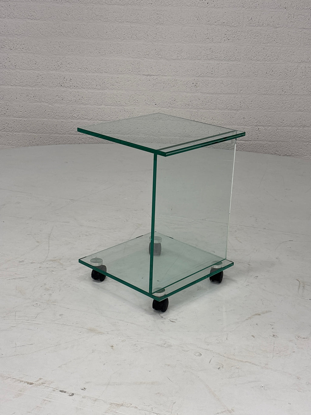 Bijzettafel glas op wielen