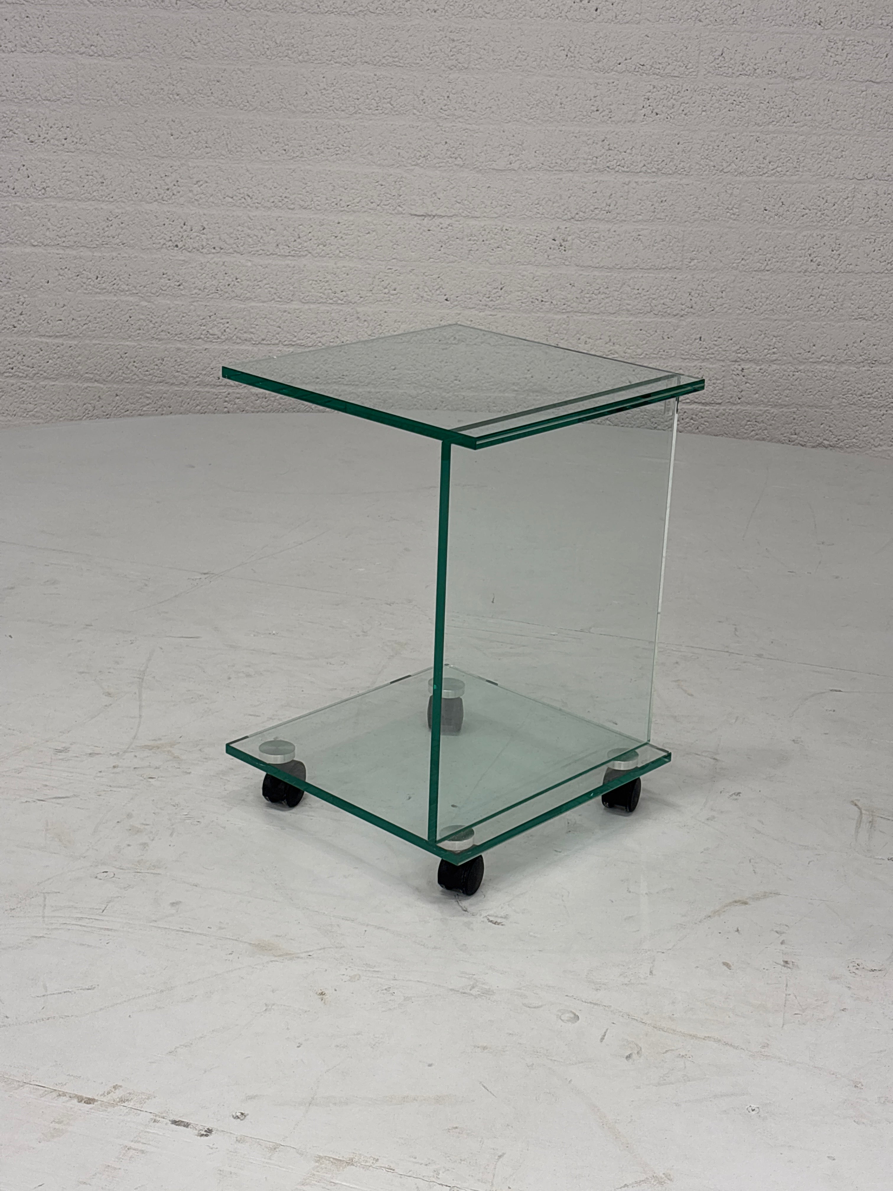 Bijzettafel glas op wielen