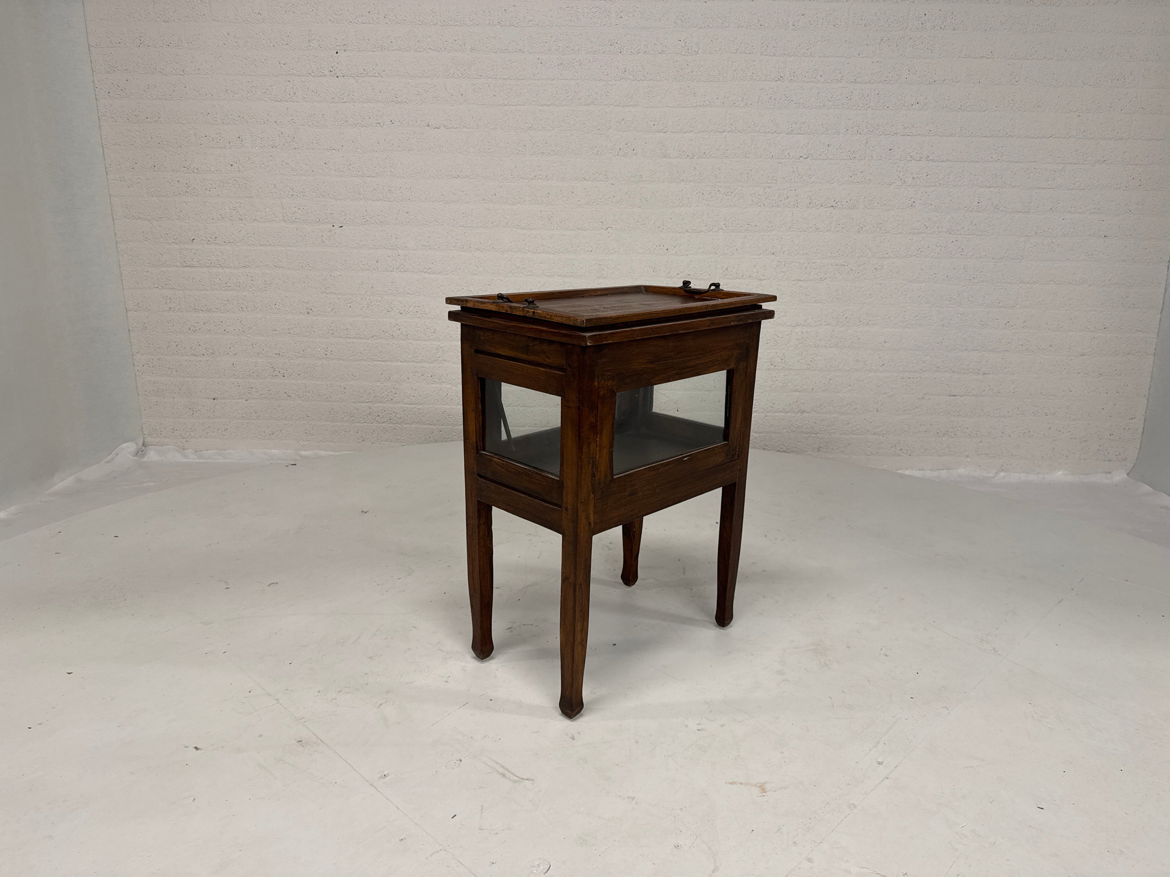 Theekastje met los dienblad