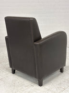 Donker bruine fauteuil
