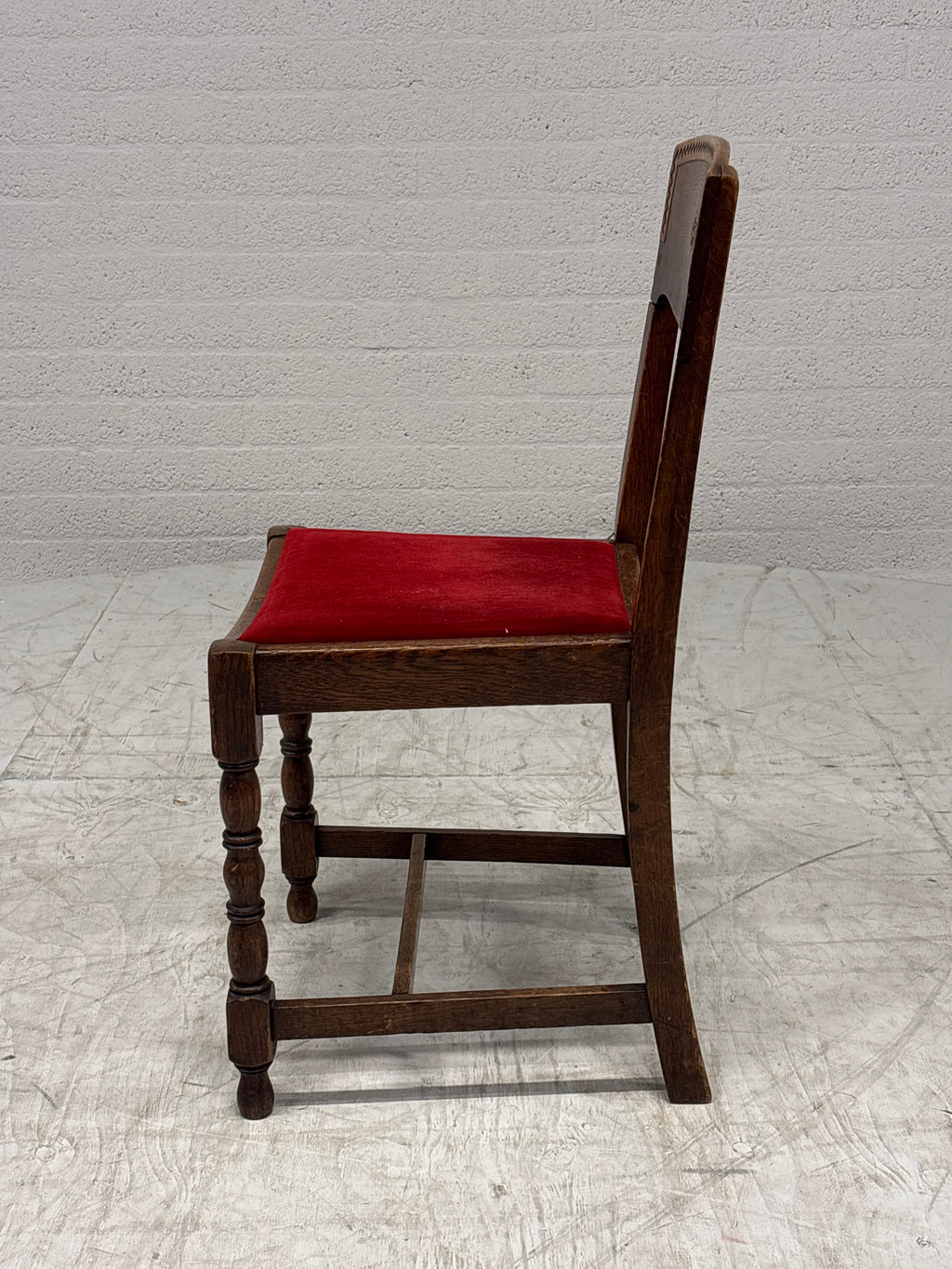 Eetkamerstoel rood velours zitting